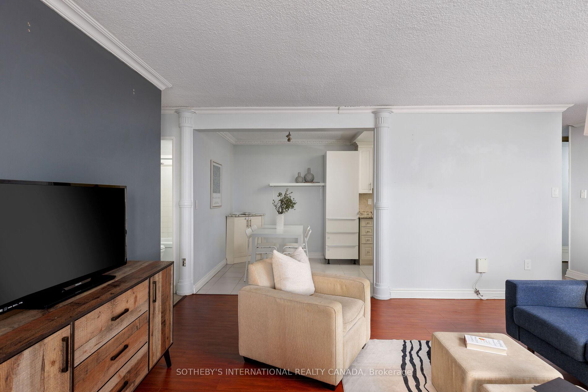 1515 Lakeshore Road E 1103