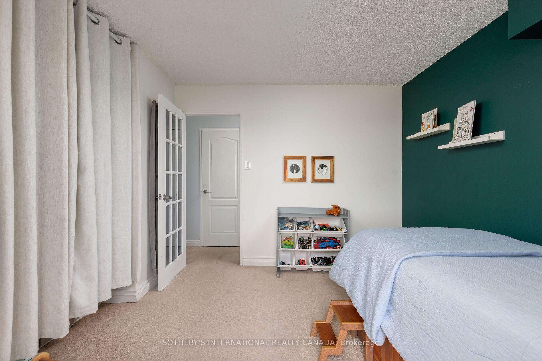 1515 Lakeshore Road E 1103