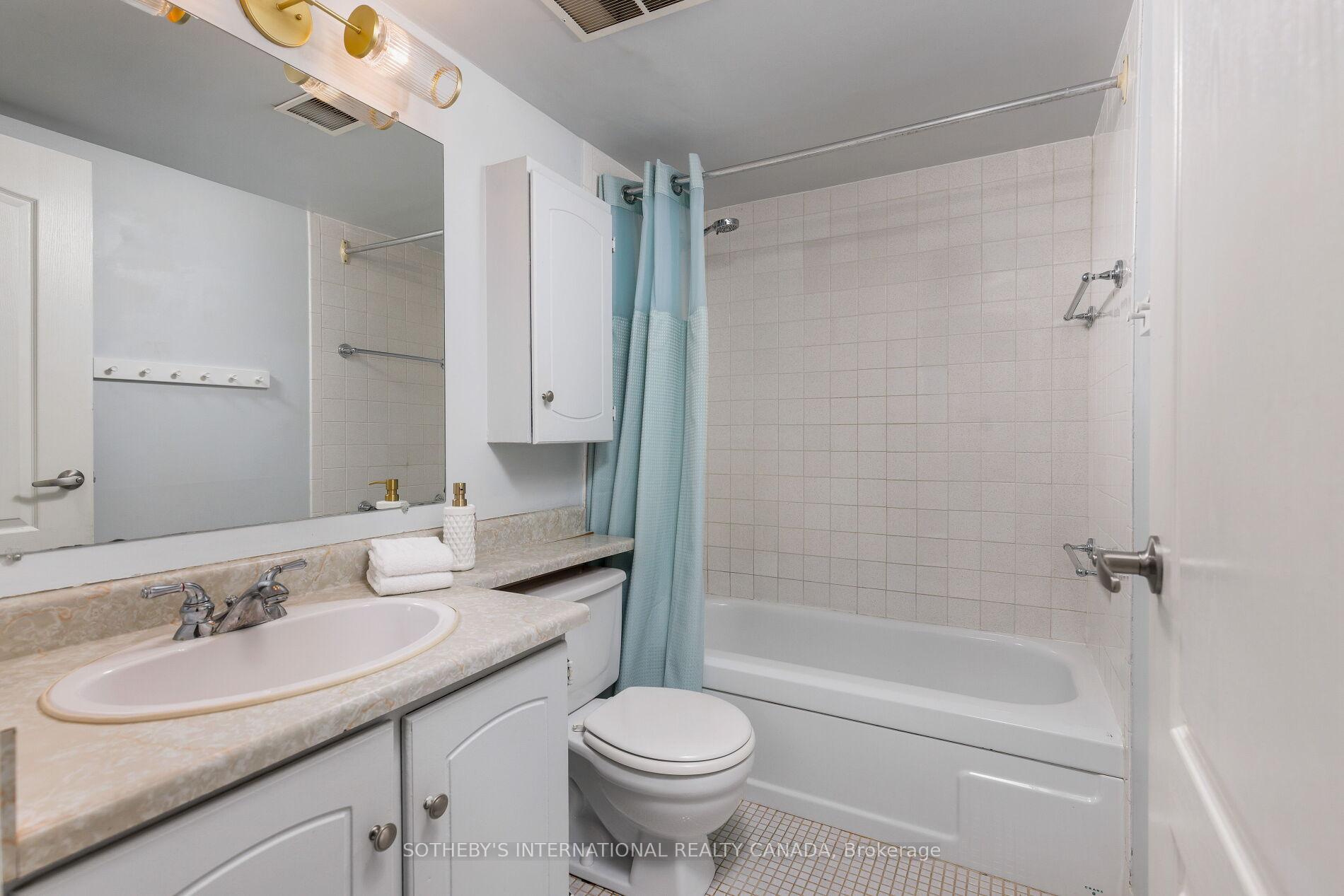 1515 Lakeshore Road E 1103