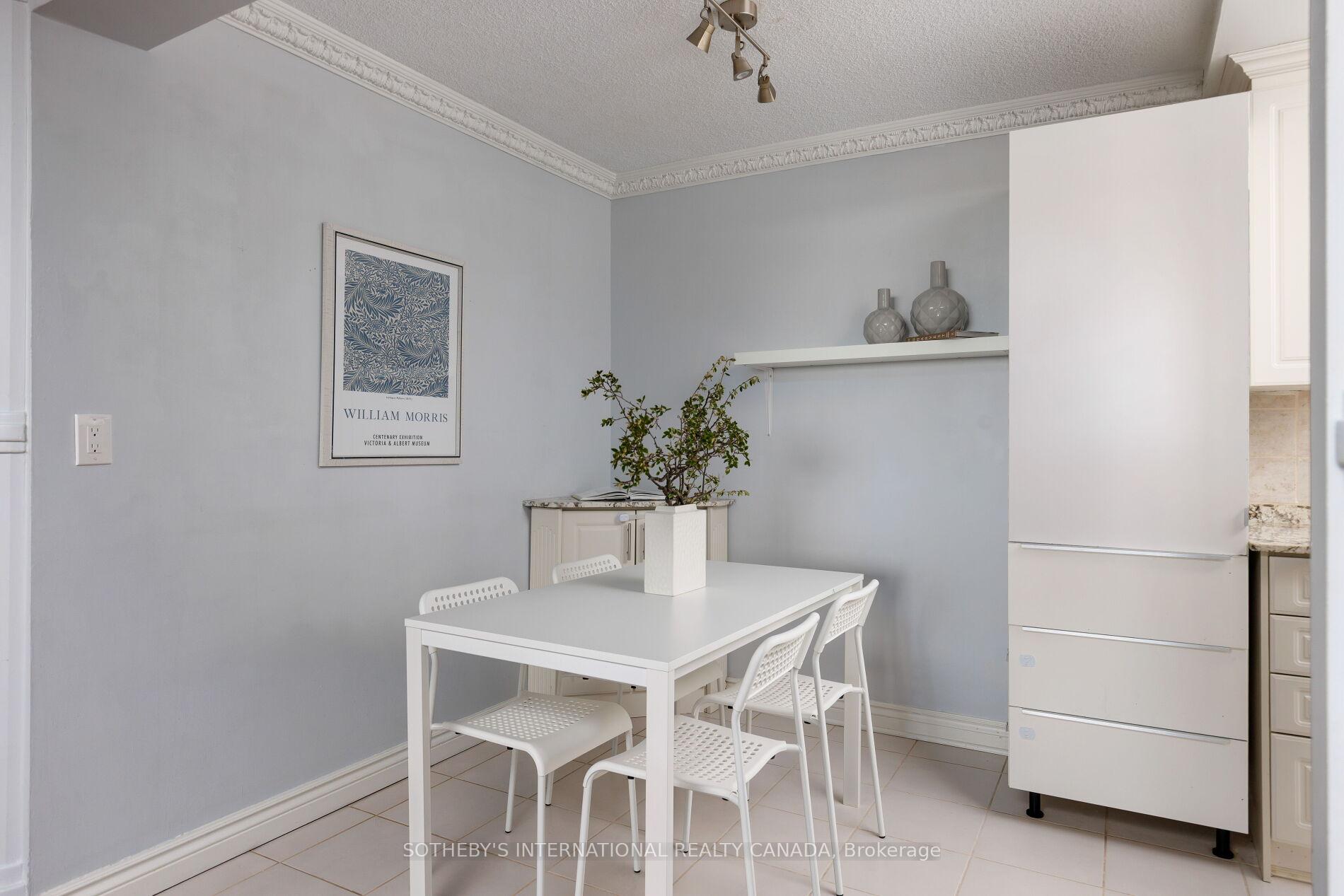 1515 Lakeshore Road E 1103