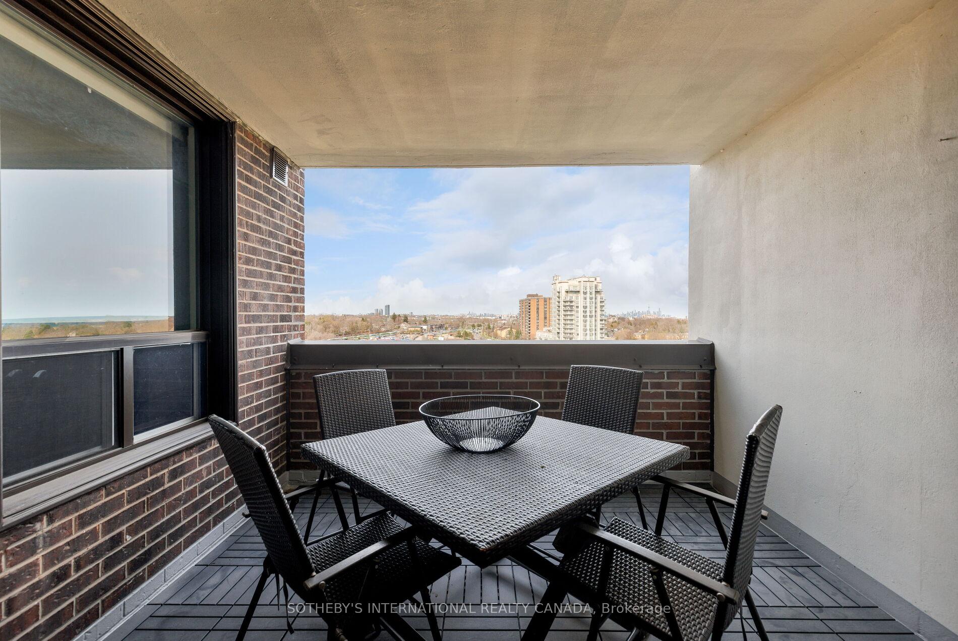 1515 Lakeshore Road E 1103
