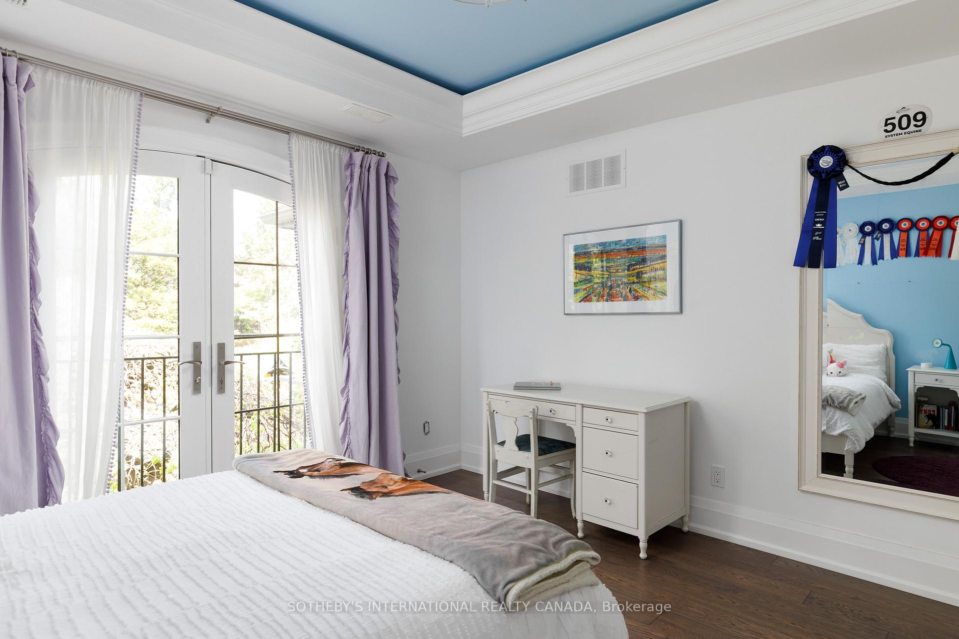 10 Queen Mary's Drive