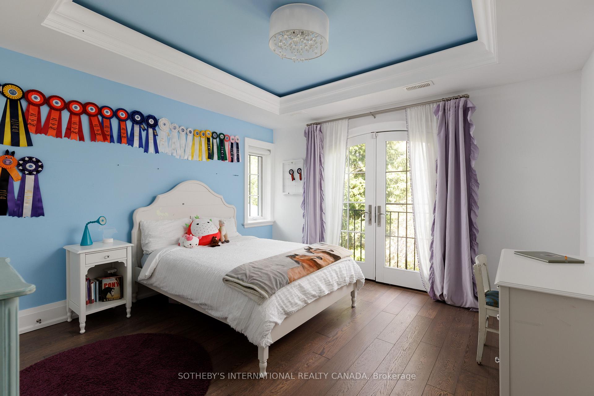 10 Queen Mary's Drive