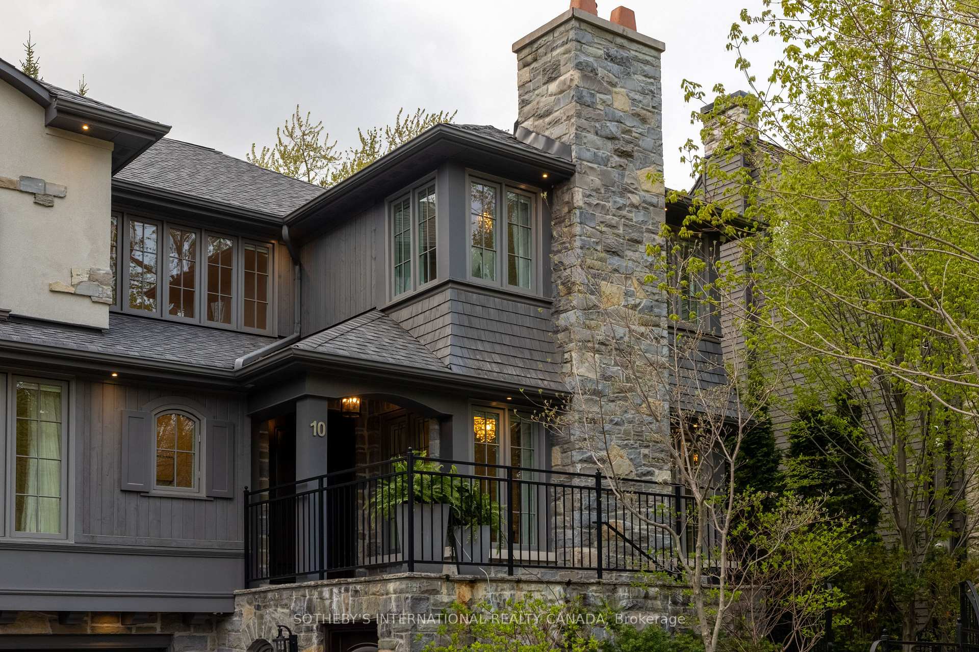 10 Queen Mary's Drive