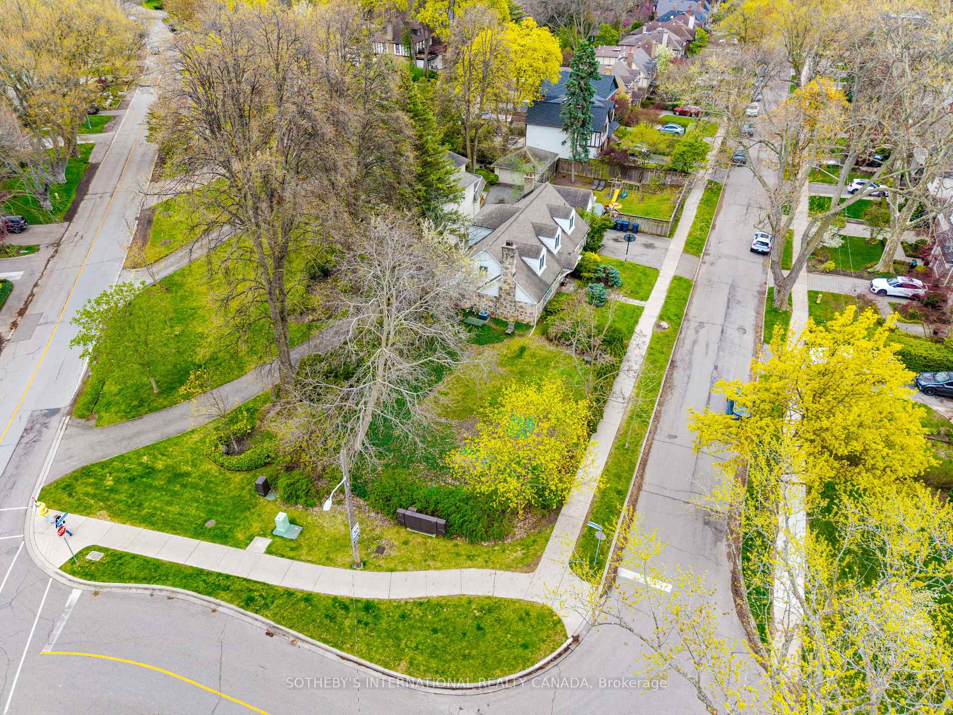 103 Willingdon Boulevard