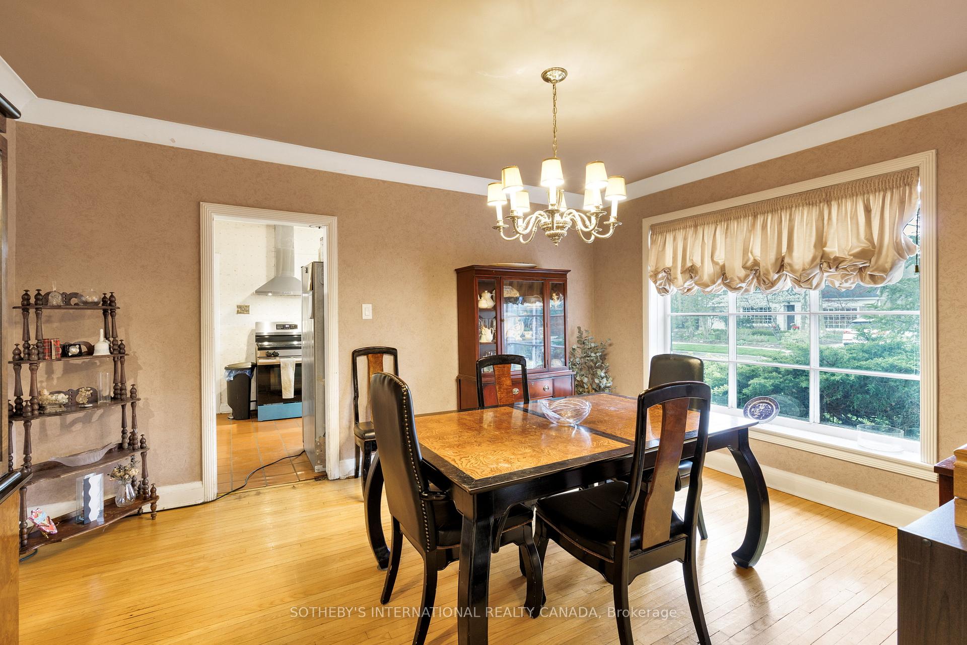 103 Willingdon Boulevard