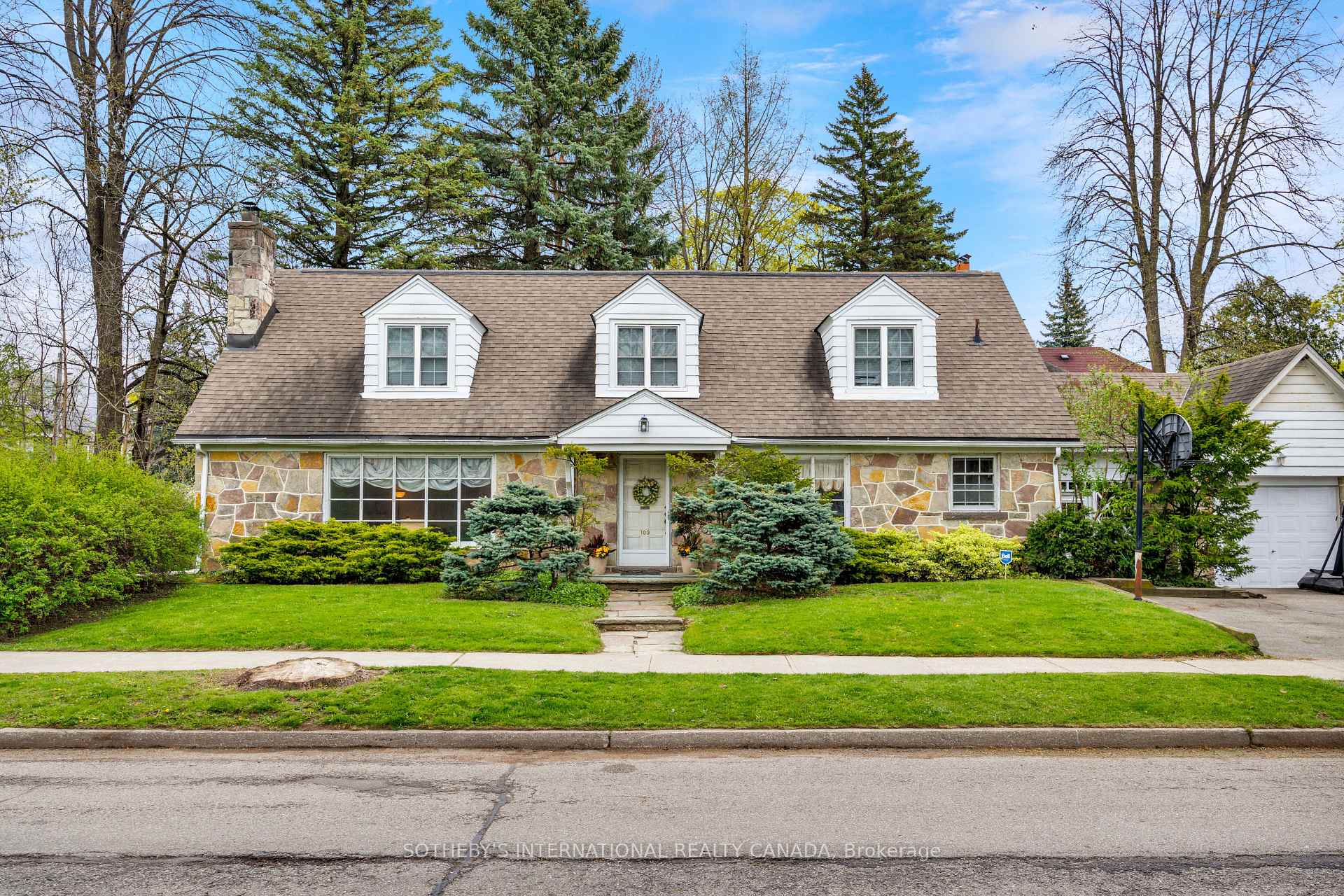 103 Willingdon Boulevard