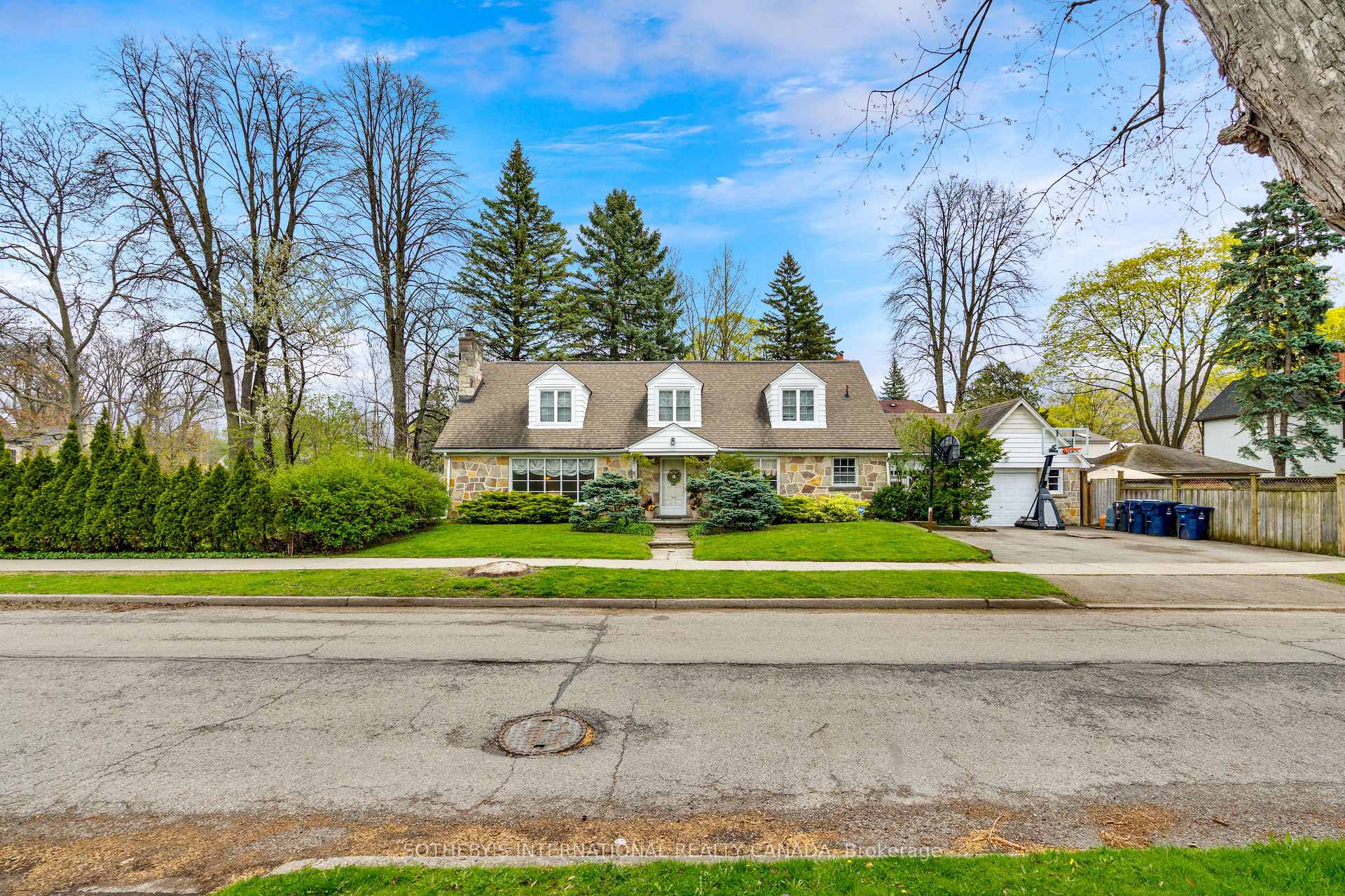 103 Willingdon Boulevard