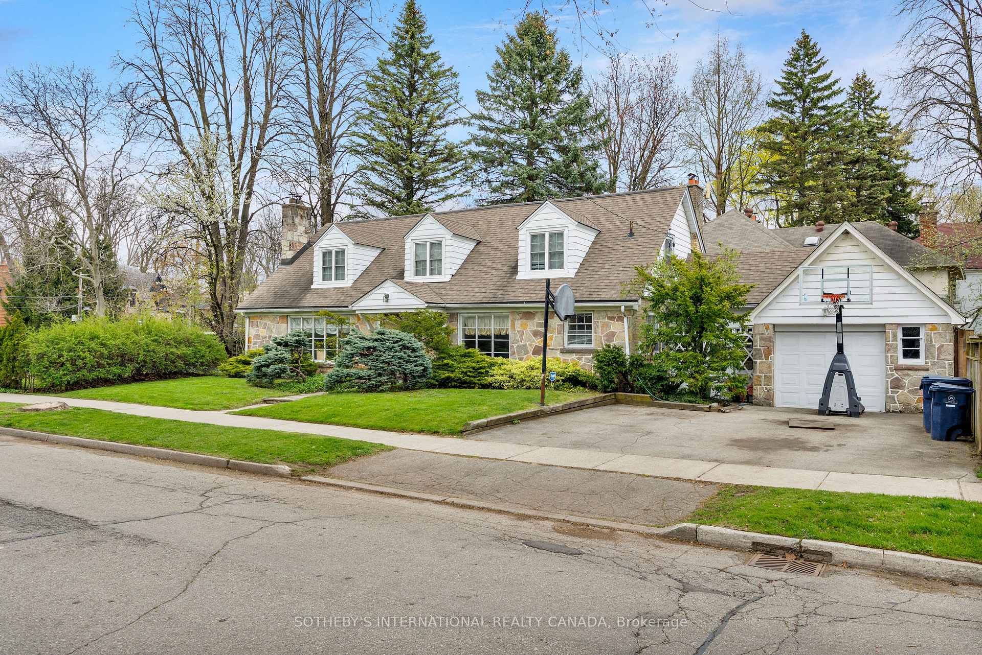 103 Willingdon Boulevard