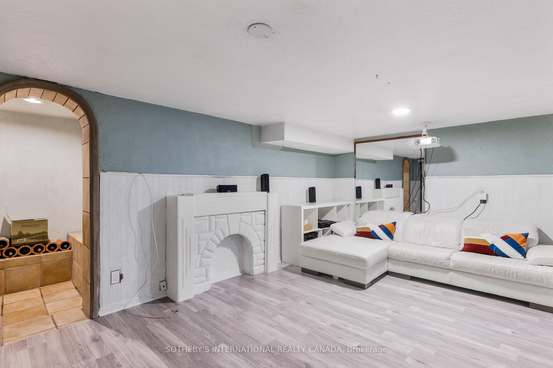 90 Kingsway Crescent