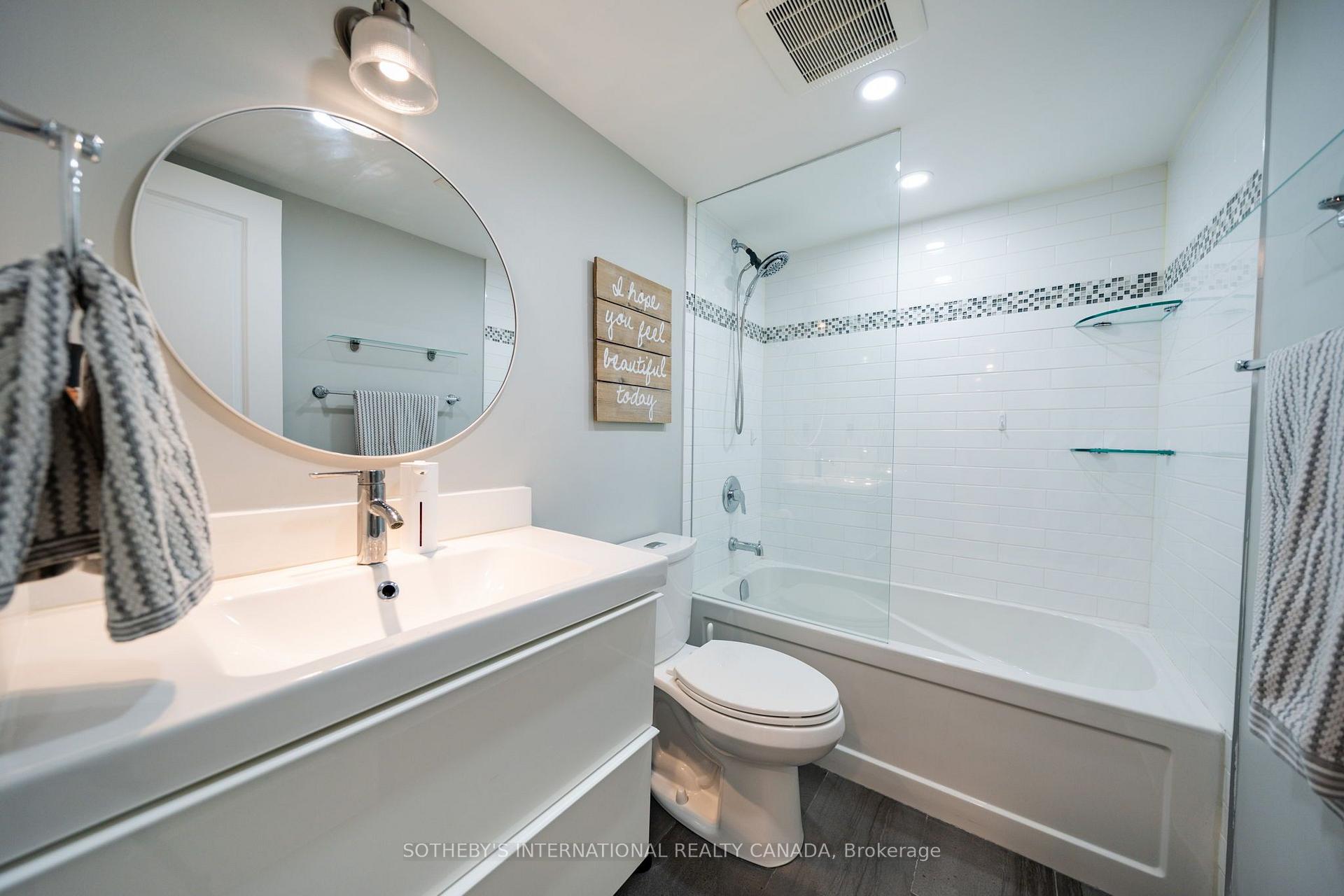 812 Burnhamthorpe Road 1110, Toronto Unit: 1110
