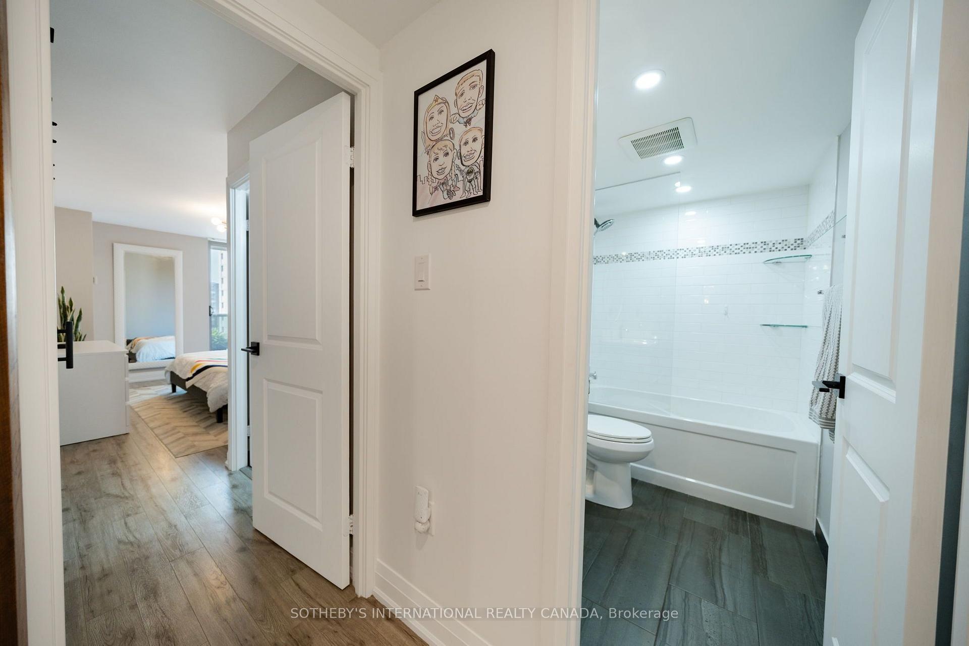 812 Burnhamthorpe Road 1110, Toronto Unit: 1110