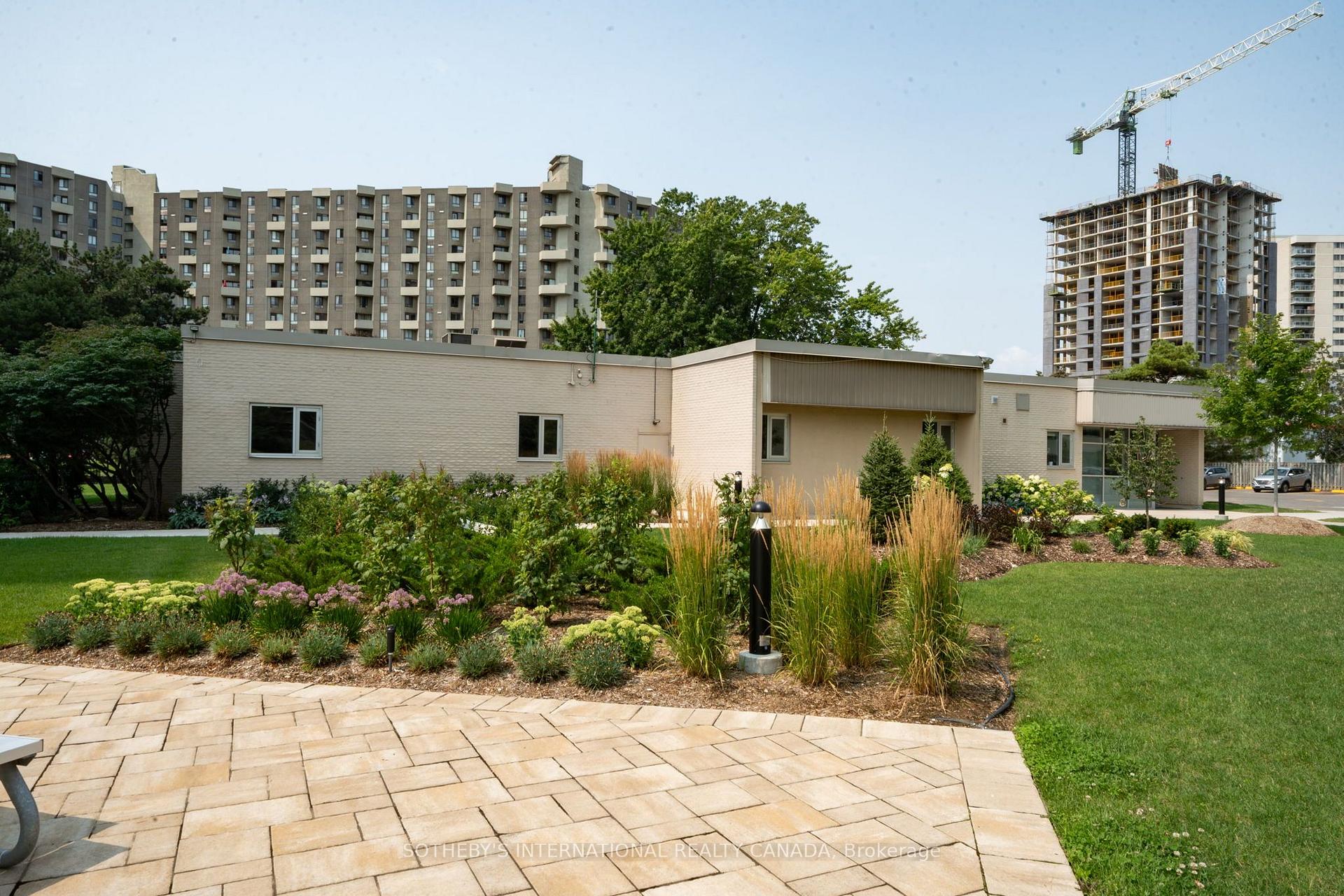 812 Burnhamthorpe Road 1110, Toronto Unit: 1110