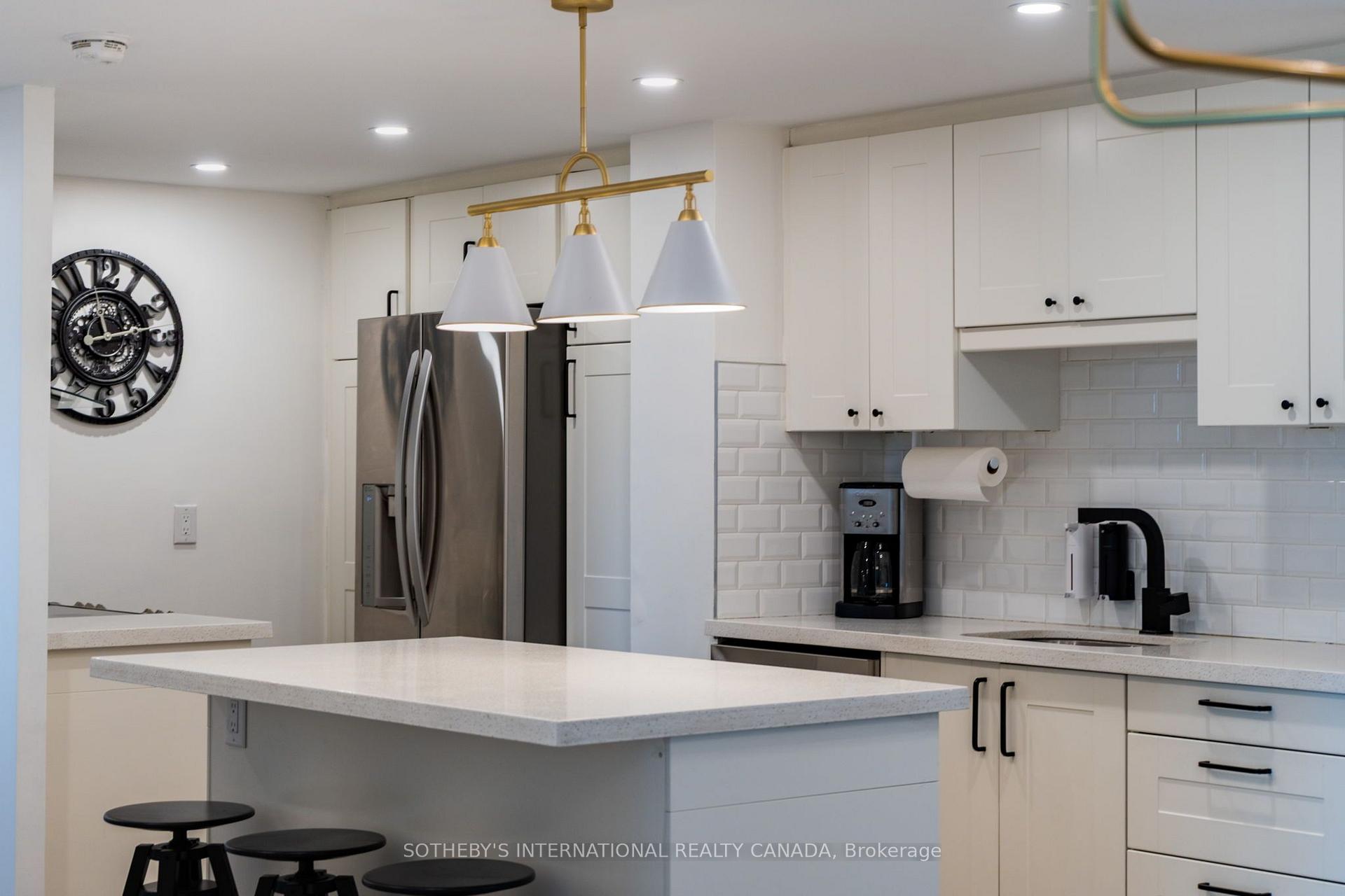 812 Burnhamthorpe Road 1110, Toronto Unit: 1110