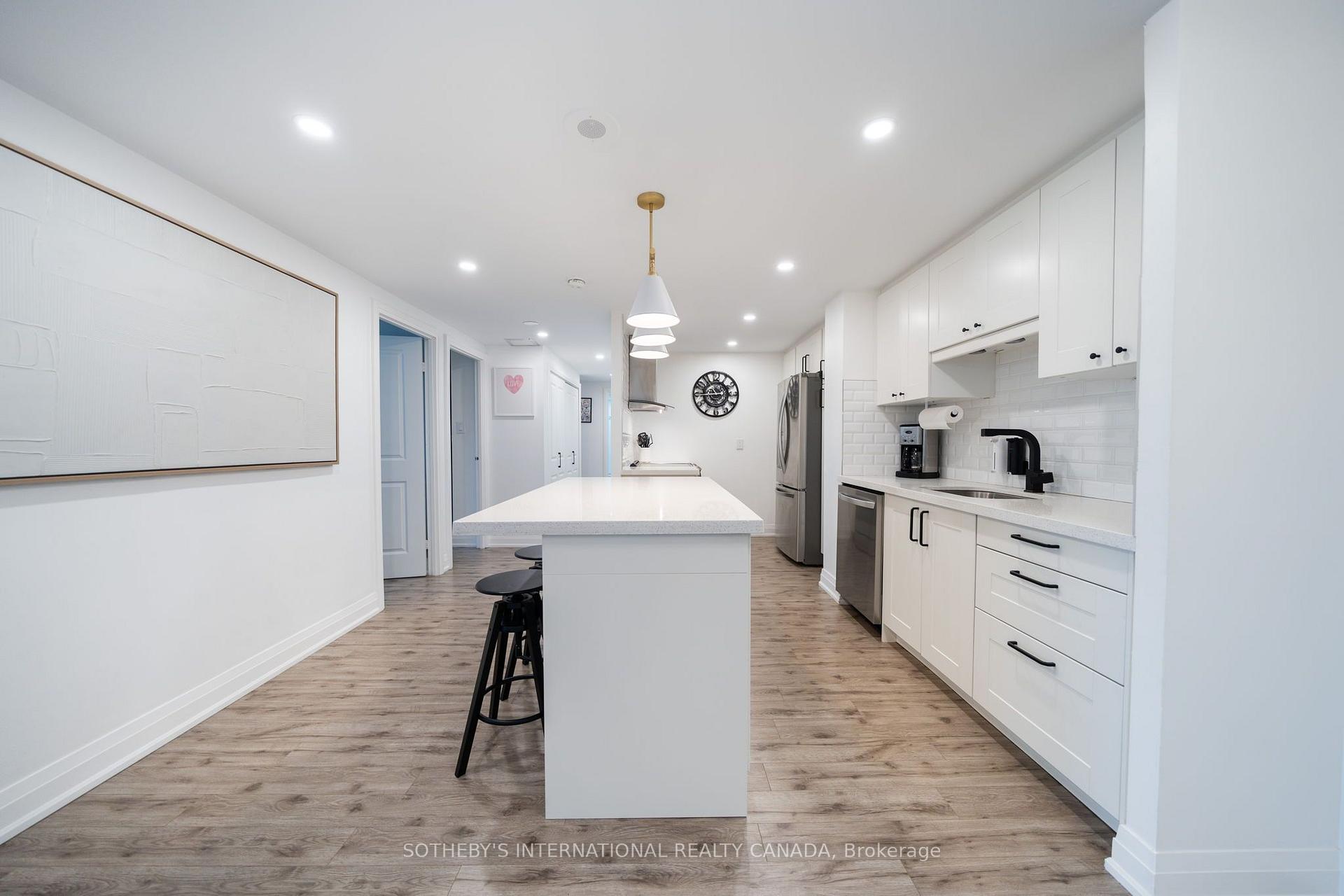 812 Burnhamthorpe Road 1110, Toronto Unit: 1110