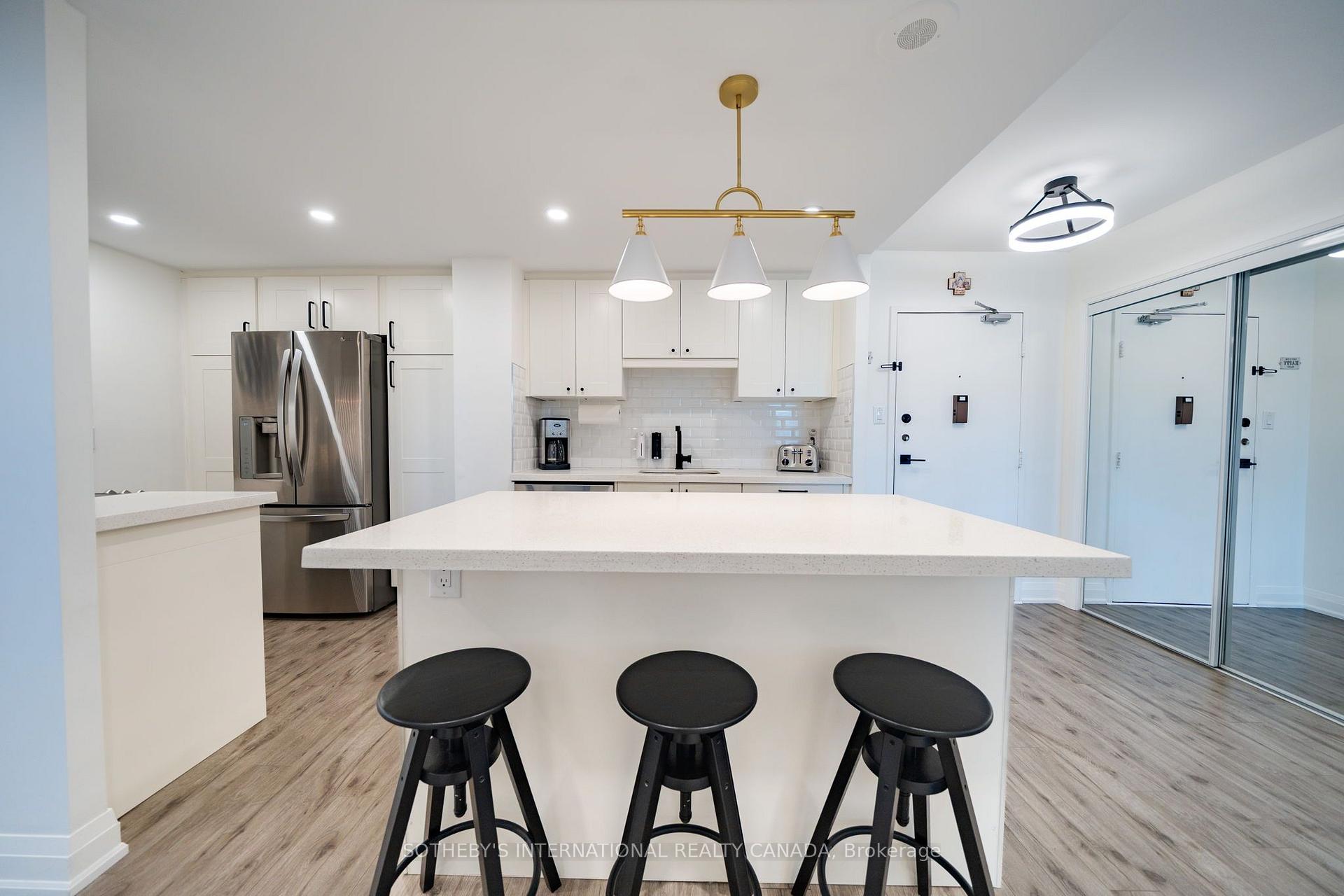 812 Burnhamthorpe Road 1110, Toronto Unit: 1110
