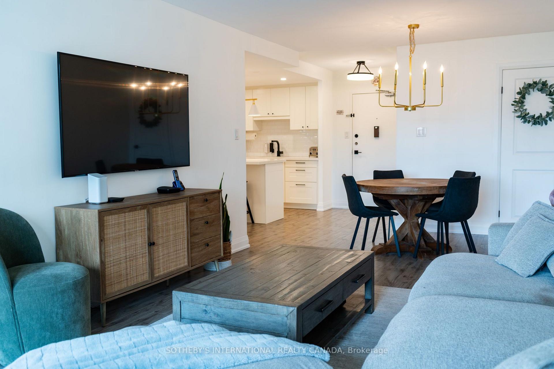 812 Burnhamthorpe Road 1110, Toronto Unit: 1110