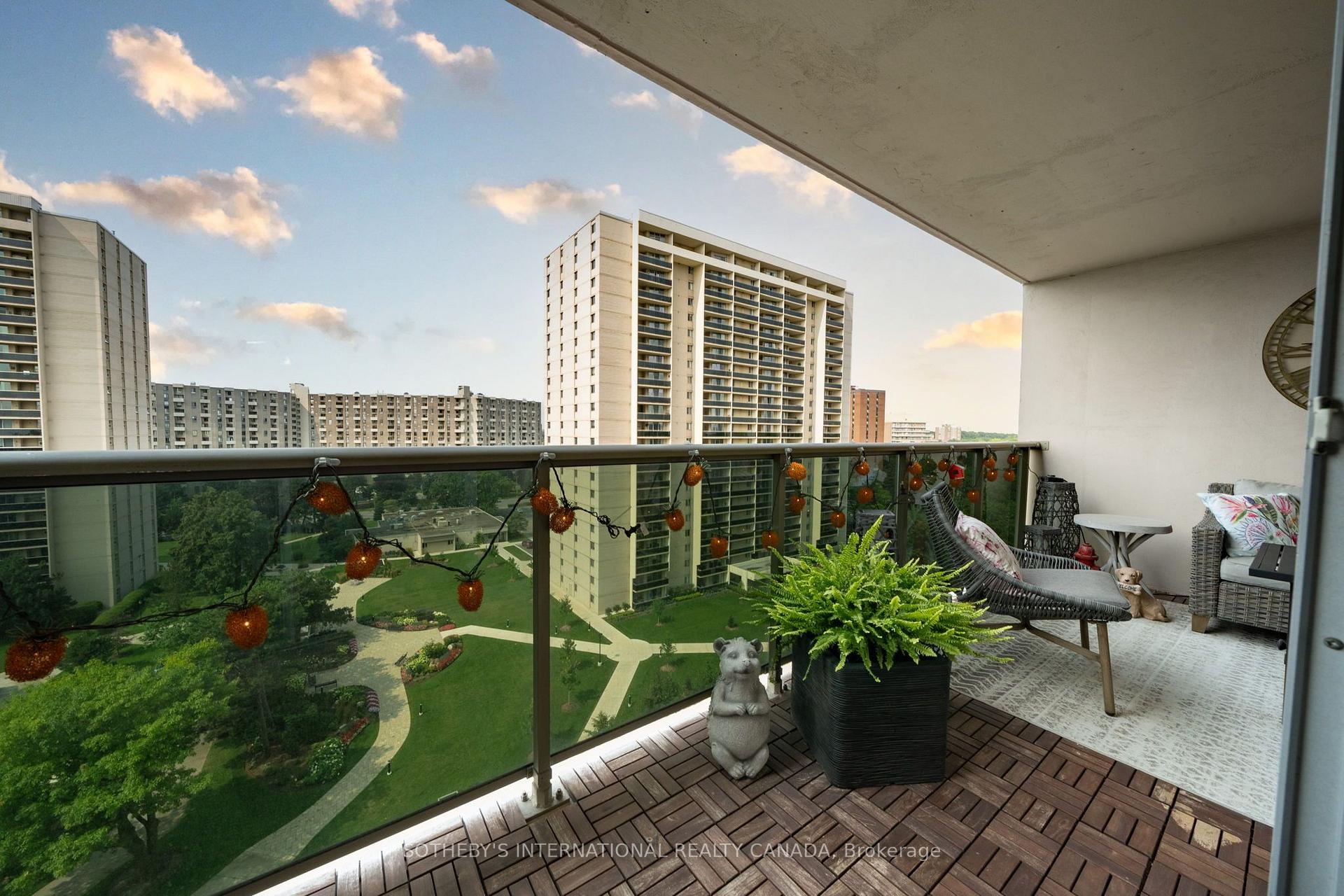 812 Burnhamthorpe Road 1110, Toronto Unit: 1110