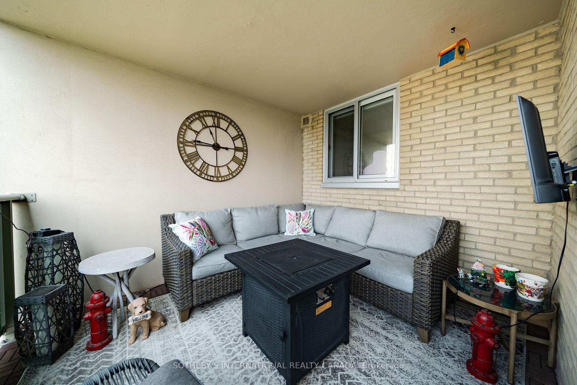812 Burnhamthorpe Road 1110, Toronto Unit: 1110