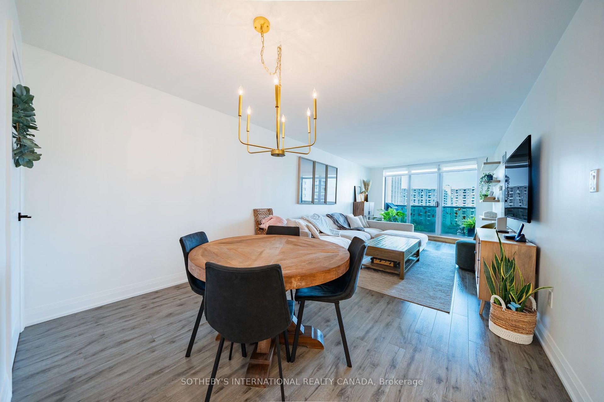 812 Burnhamthorpe Road 1110, Toronto Unit: 1110