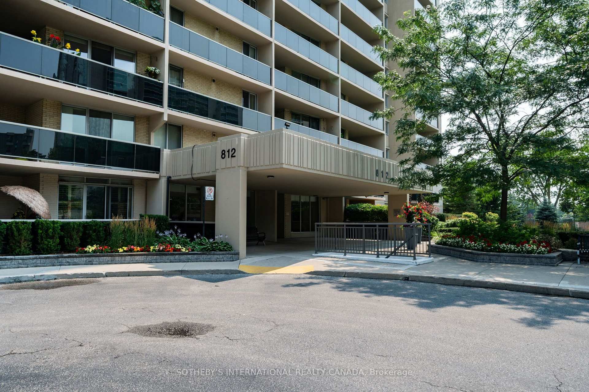 812 Burnhamthorpe Road 1110, Toronto Unit: 1110