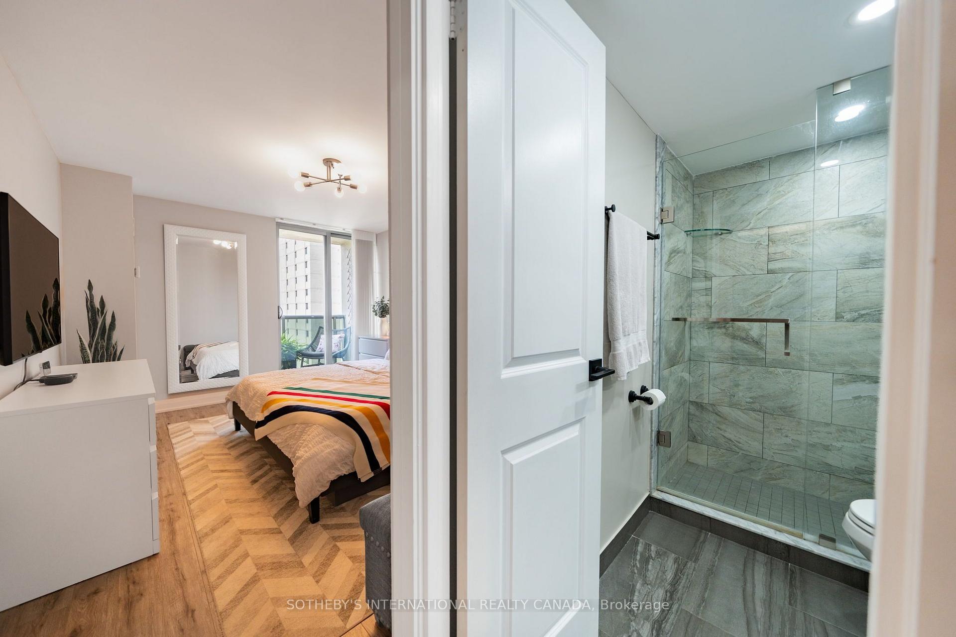 812 Burnhamthorpe Road 1110, Toronto Unit: 1110