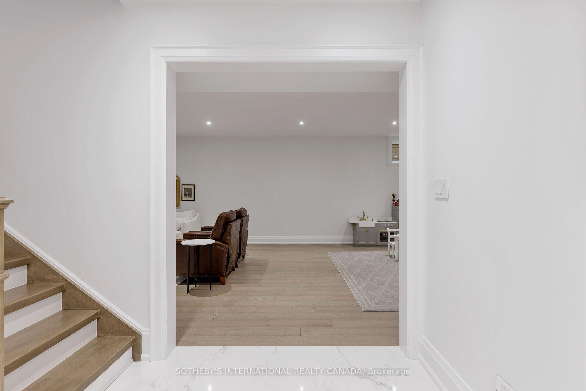 2B Fairway Road, Toronto