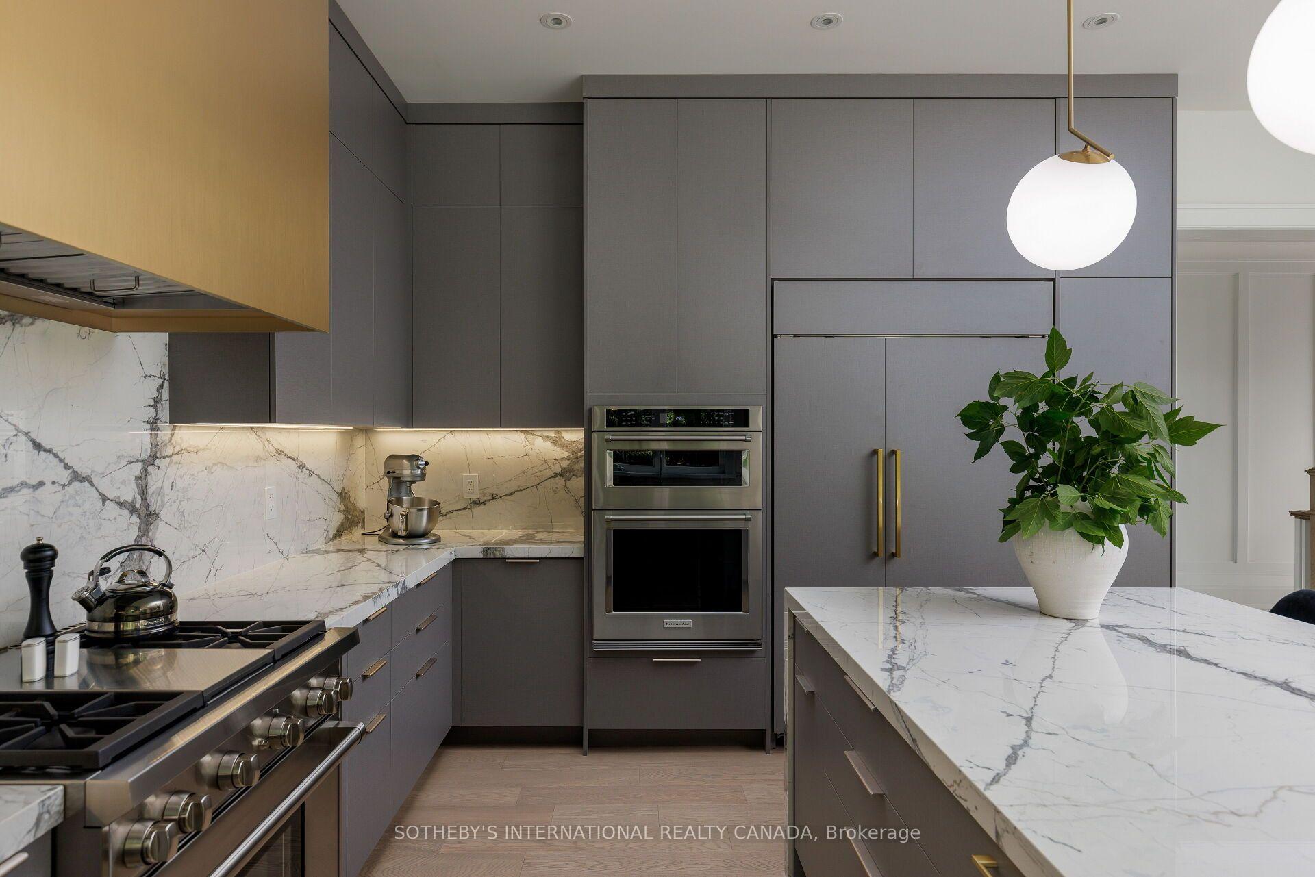 2B Fairway Road, Toronto