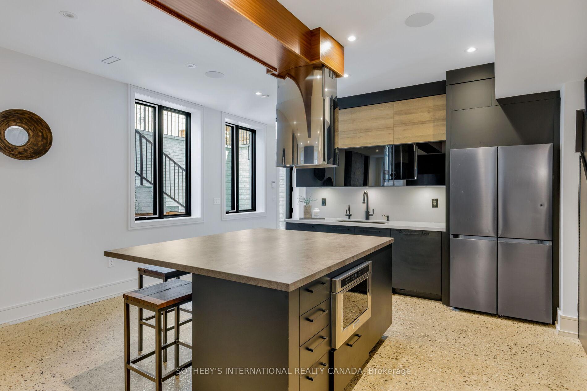 85 Kingsway Crescent, Toronto