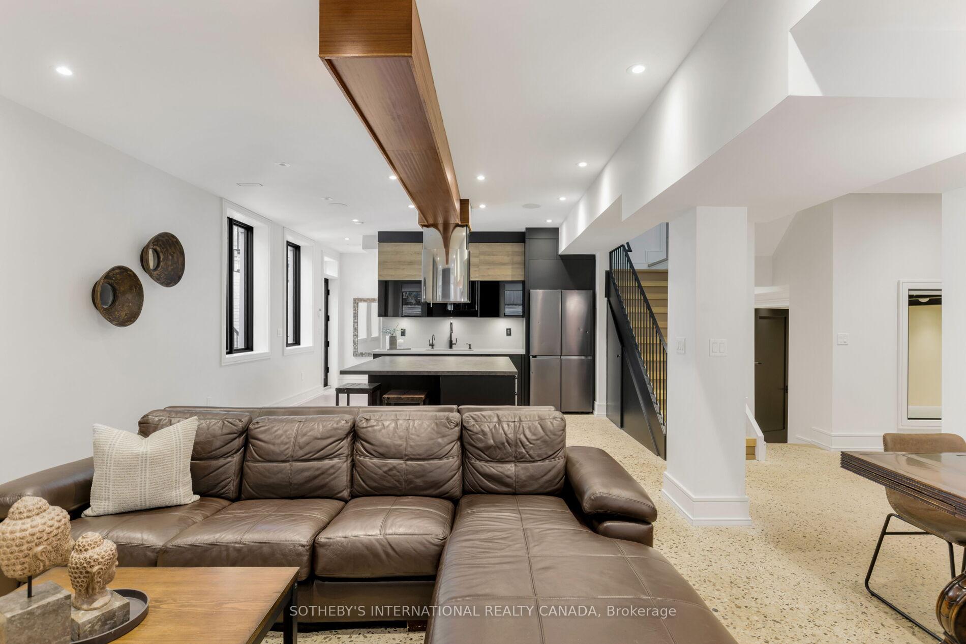 85 Kingsway Crescent, Toronto