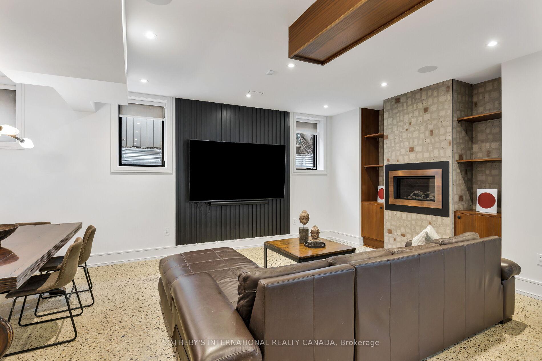 85 Kingsway Crescent, Toronto