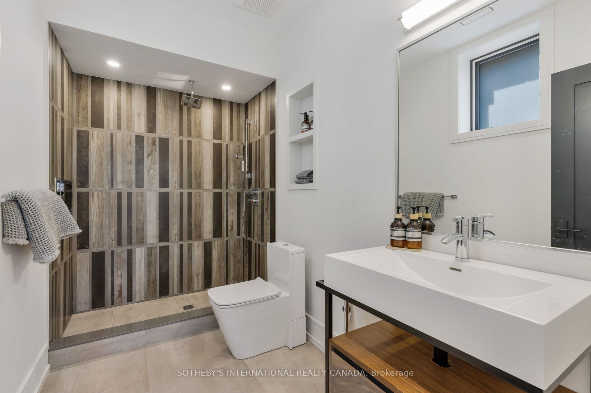 85 Kingsway Crescent, Toronto