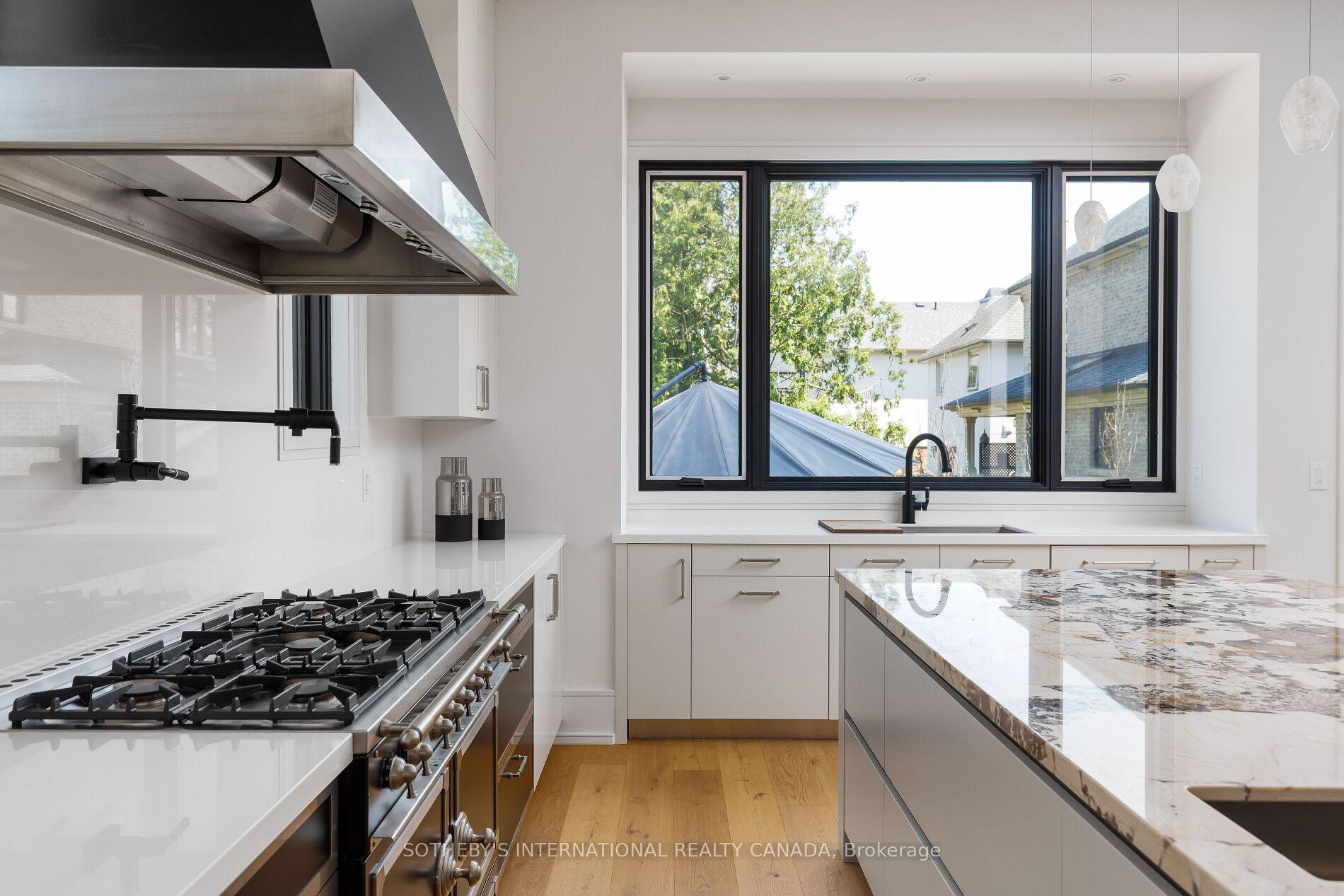 85 Kingsway Crescent, Toronto