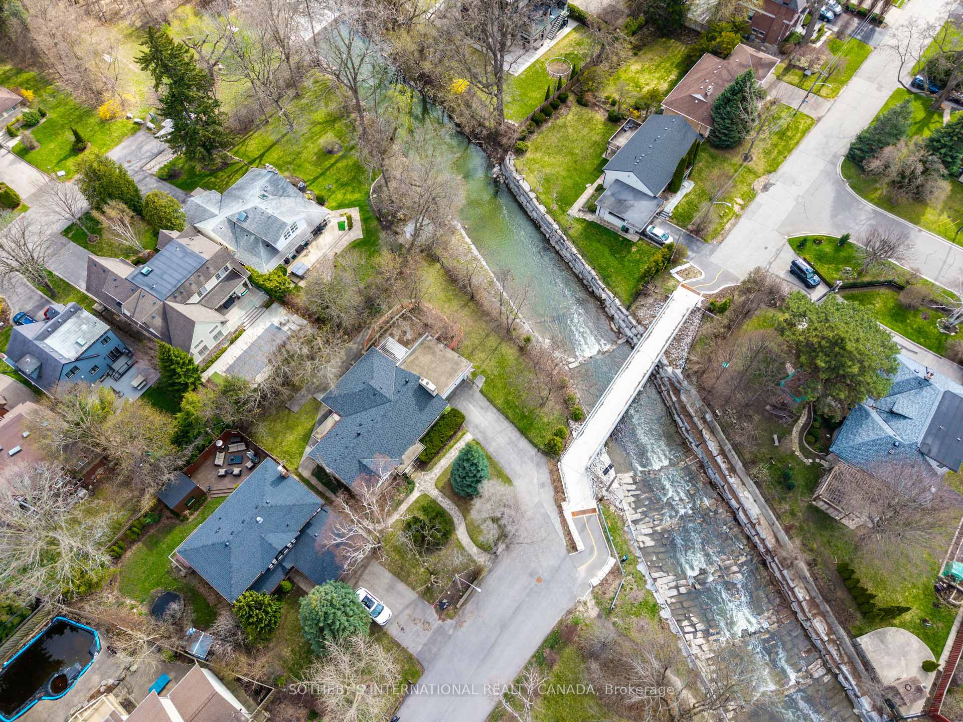 55 Van Dusen Boulevard, Toronto