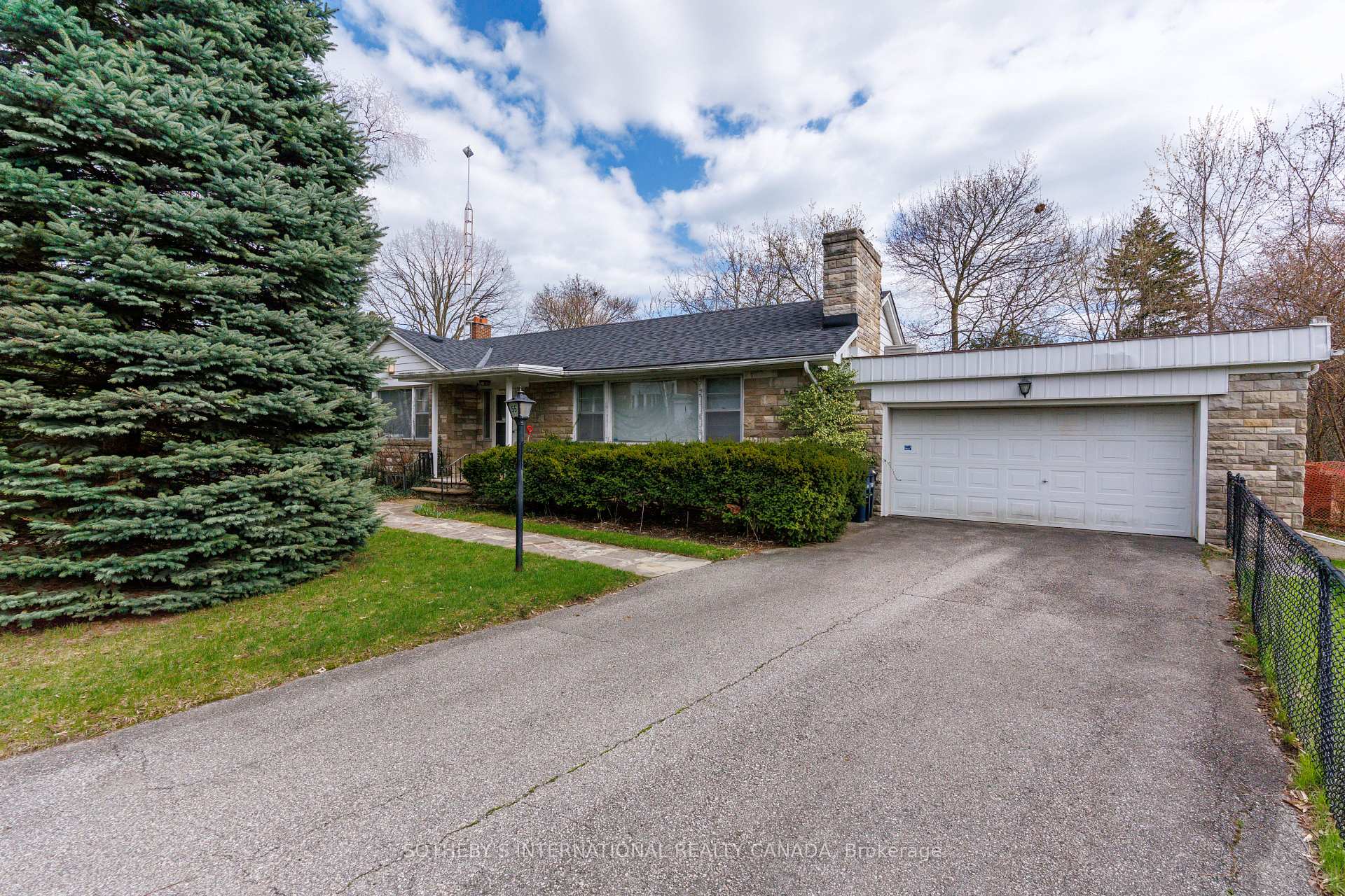 55 Van Dusen Boulevard, Toronto