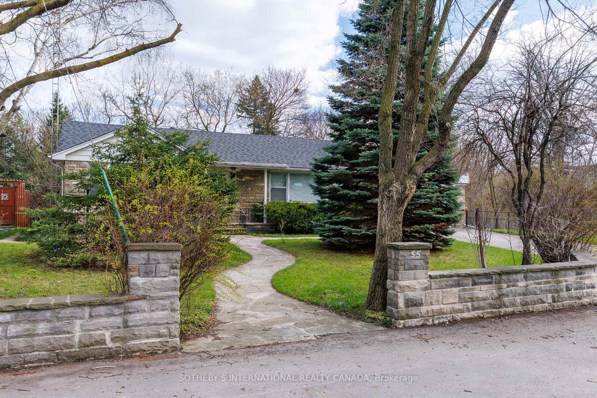 55 Van Dusen Boulevard, Toronto