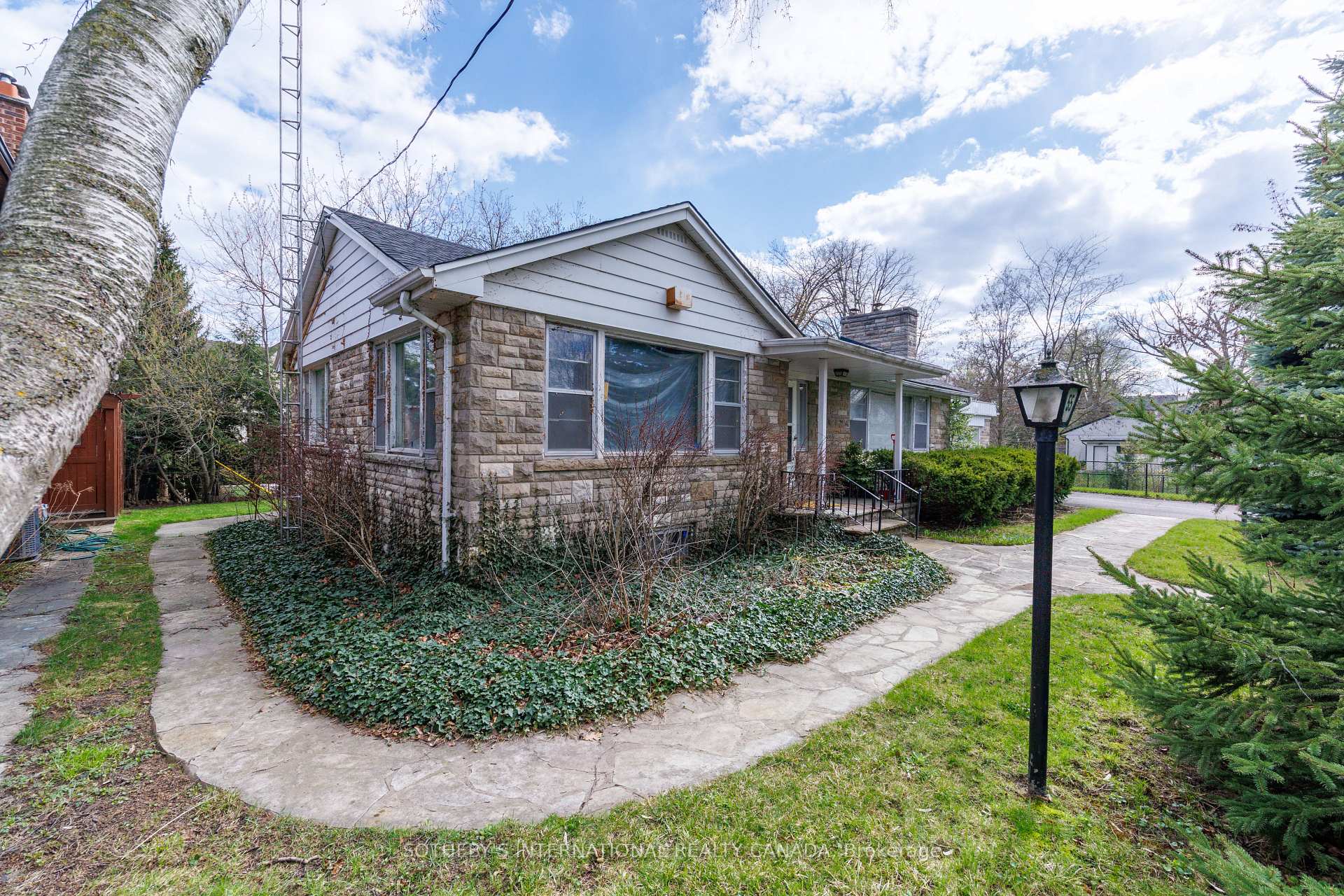 55 Van Dusen Boulevard, Toronto