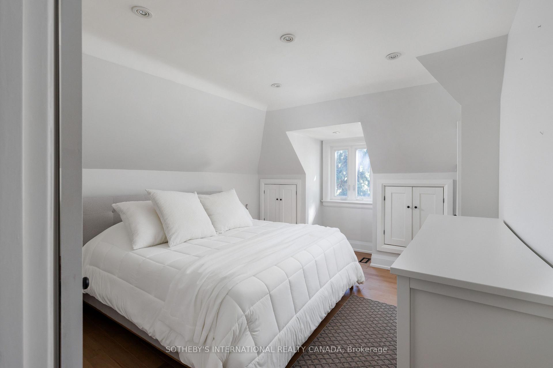 1048 Royal York Road, Toronto
