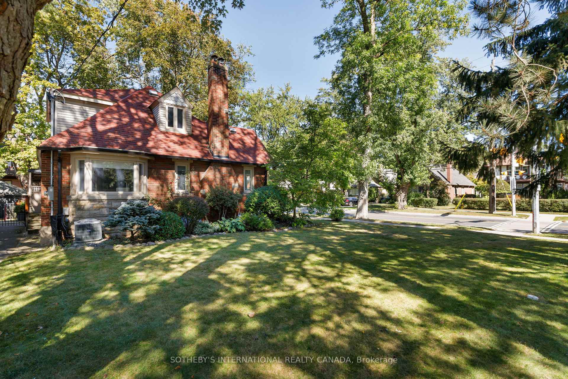 1048 Royal York Road, Toronto