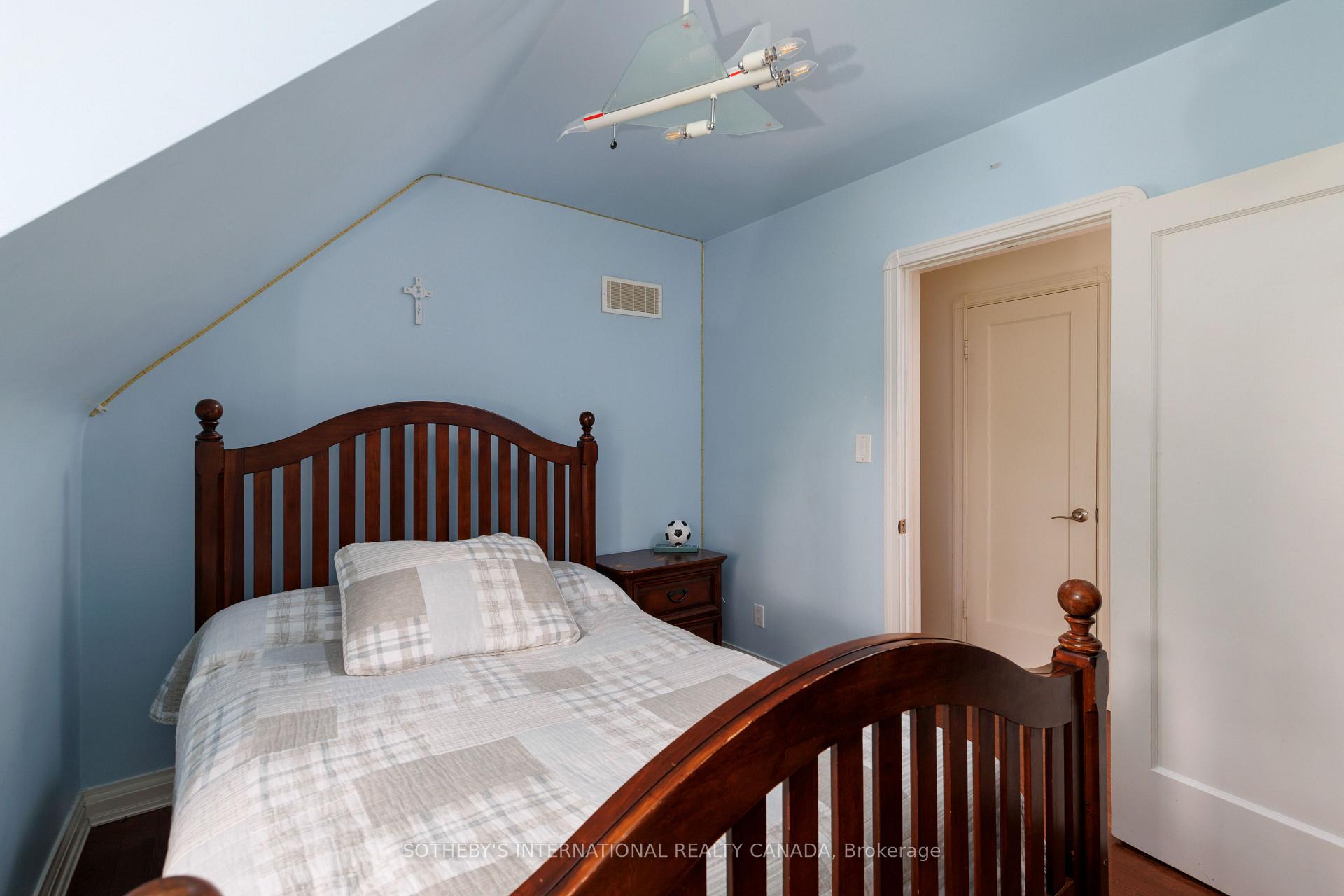 145 Brentwood Road N, Toronto