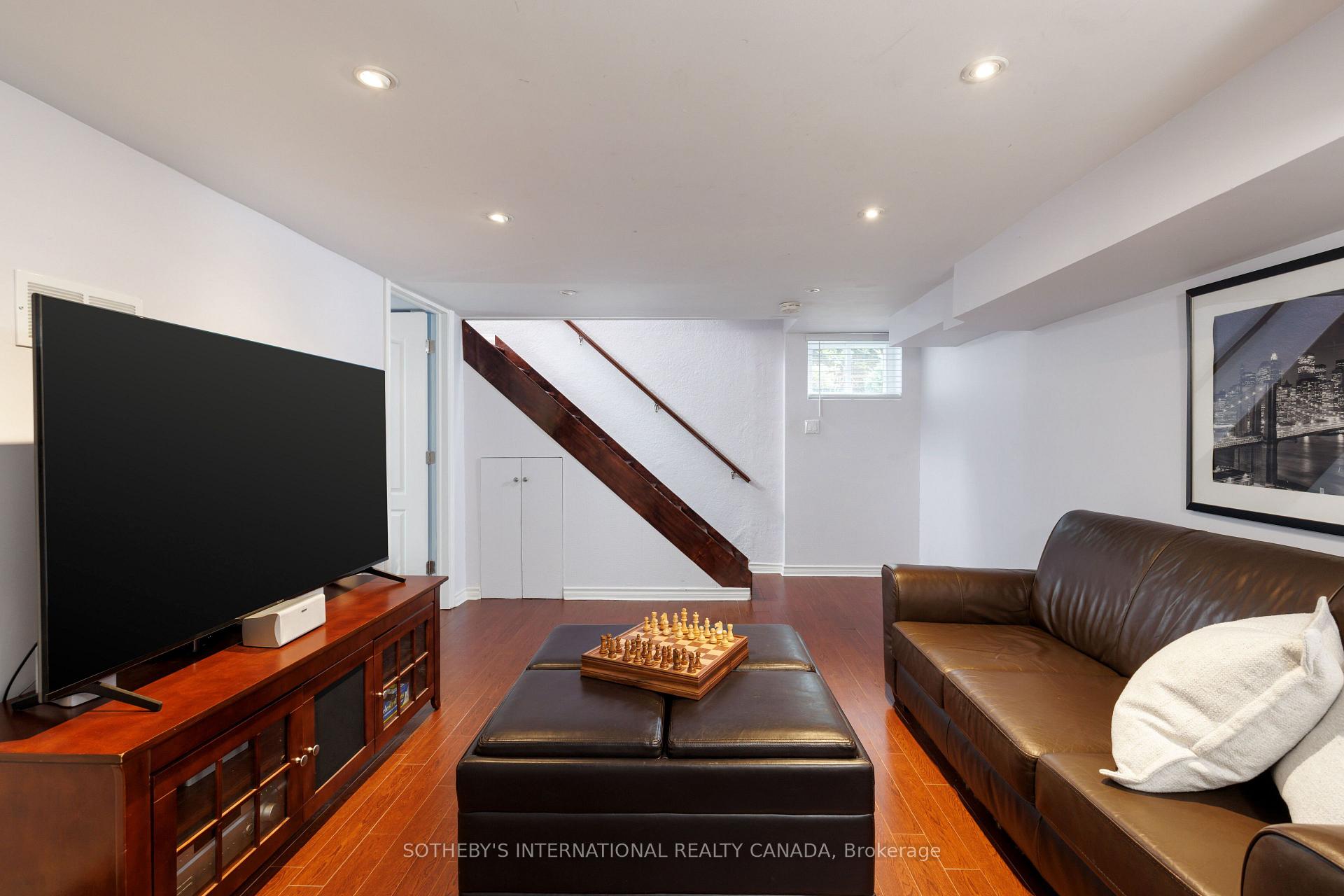 145 Brentwood Road N, Toronto