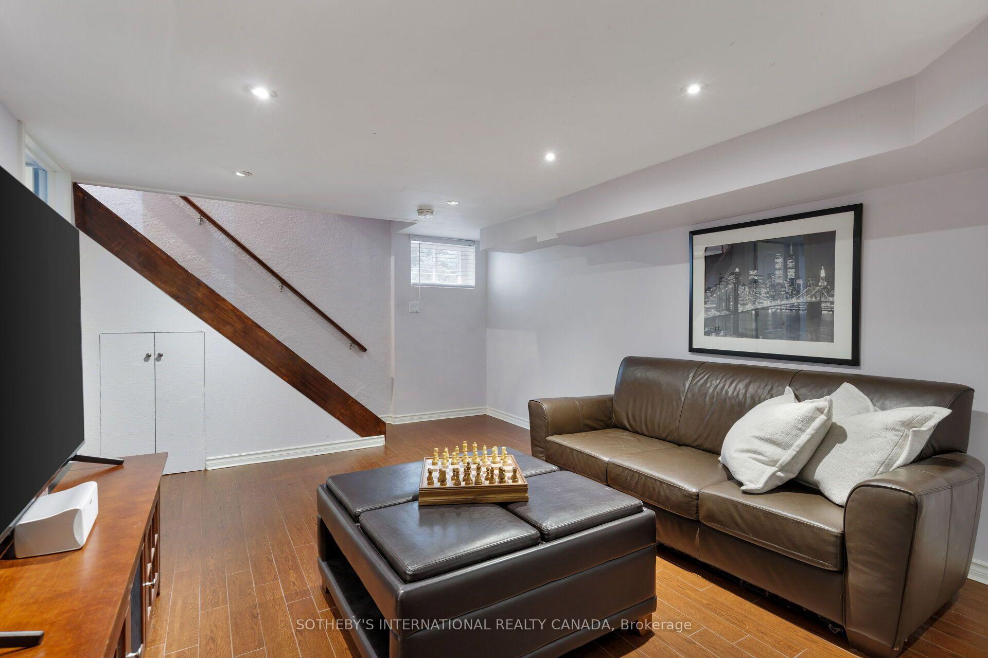 145 Brentwood Road N, Toronto