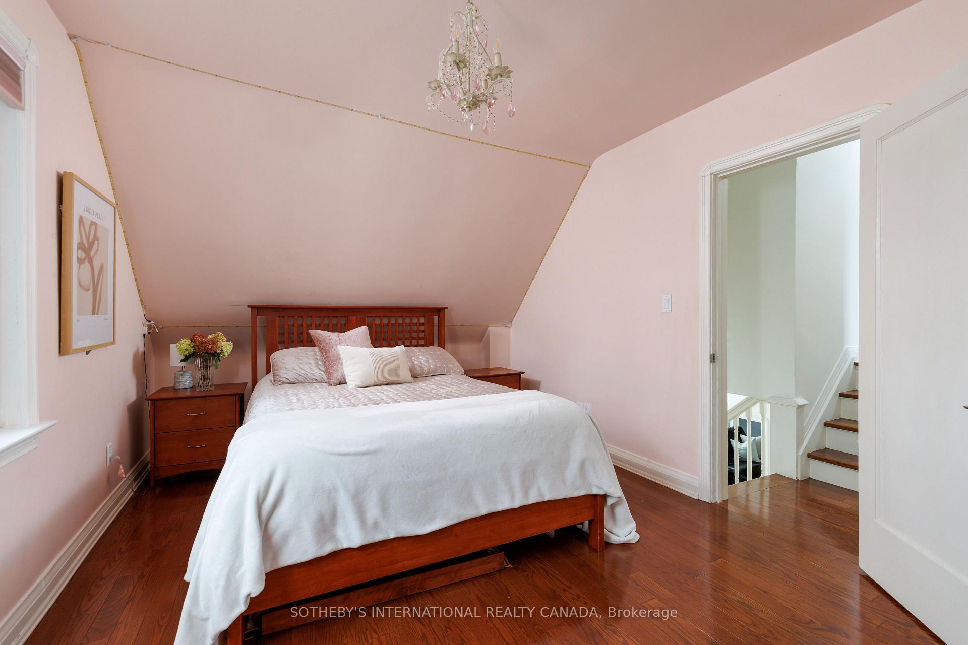 145 Brentwood Road N, Toronto