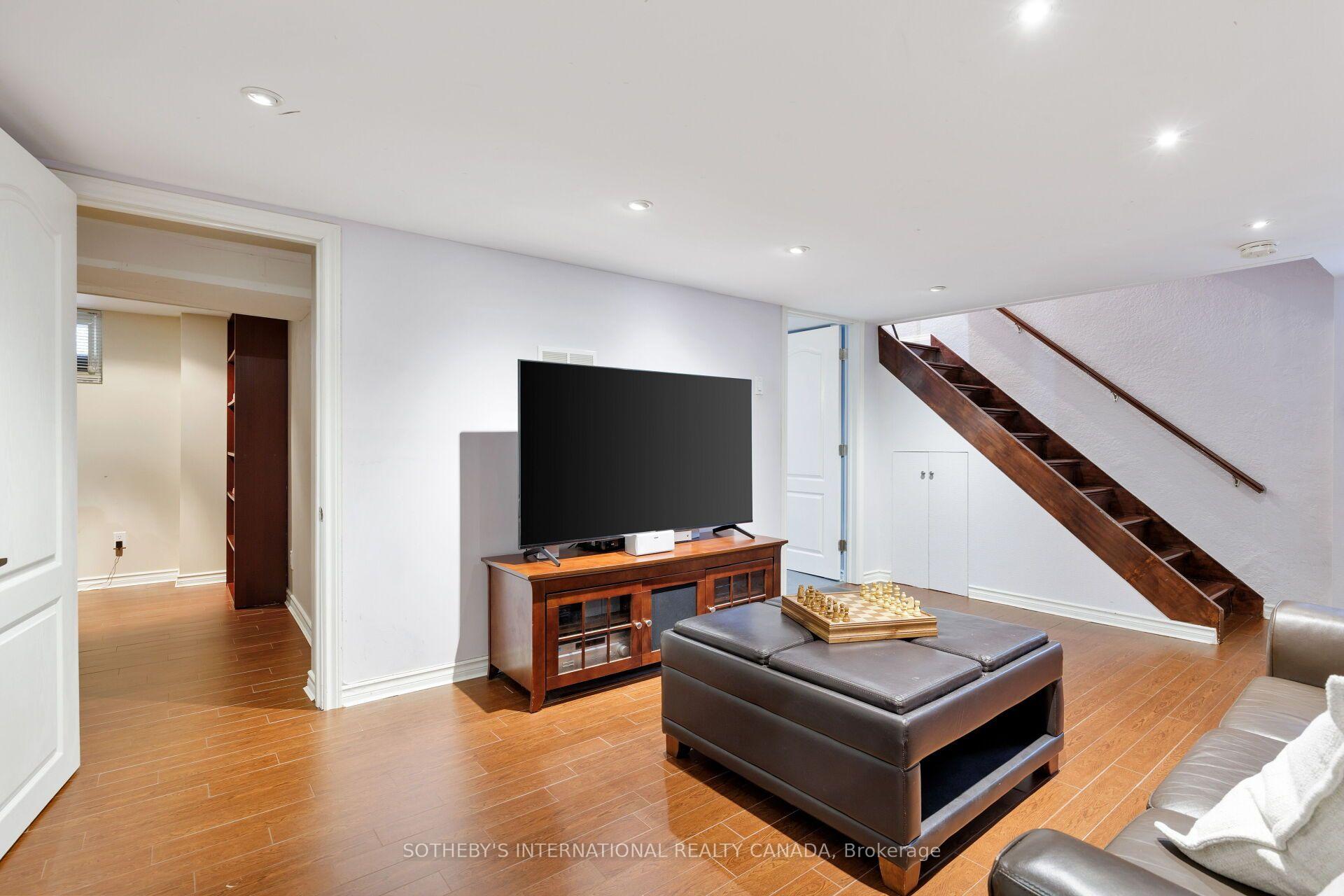 145 Brentwood Road N, Toronto