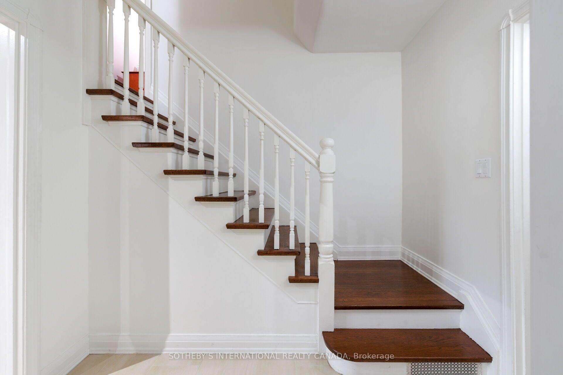 145 Brentwood Road N, Toronto