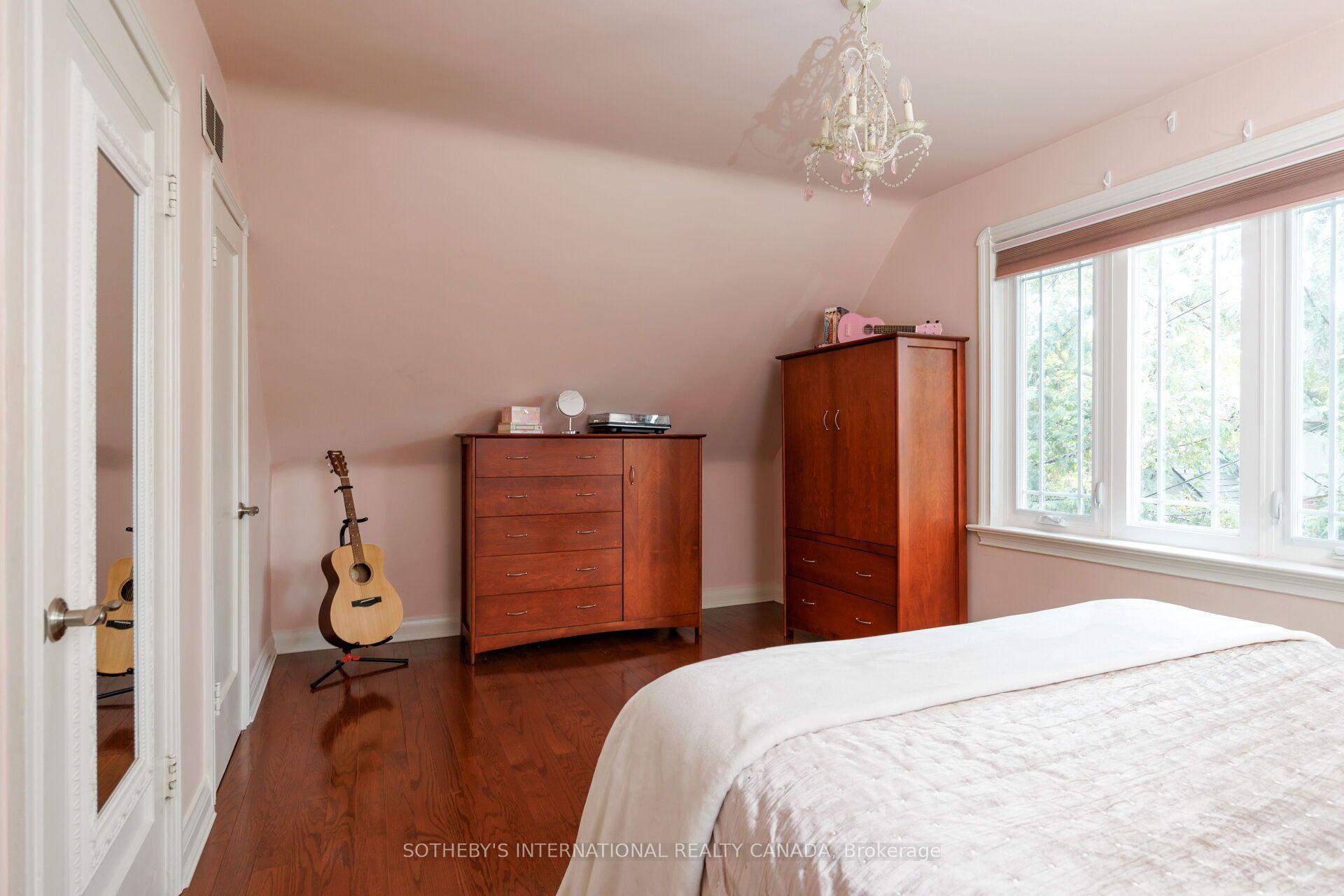145 Brentwood Road N, Toronto