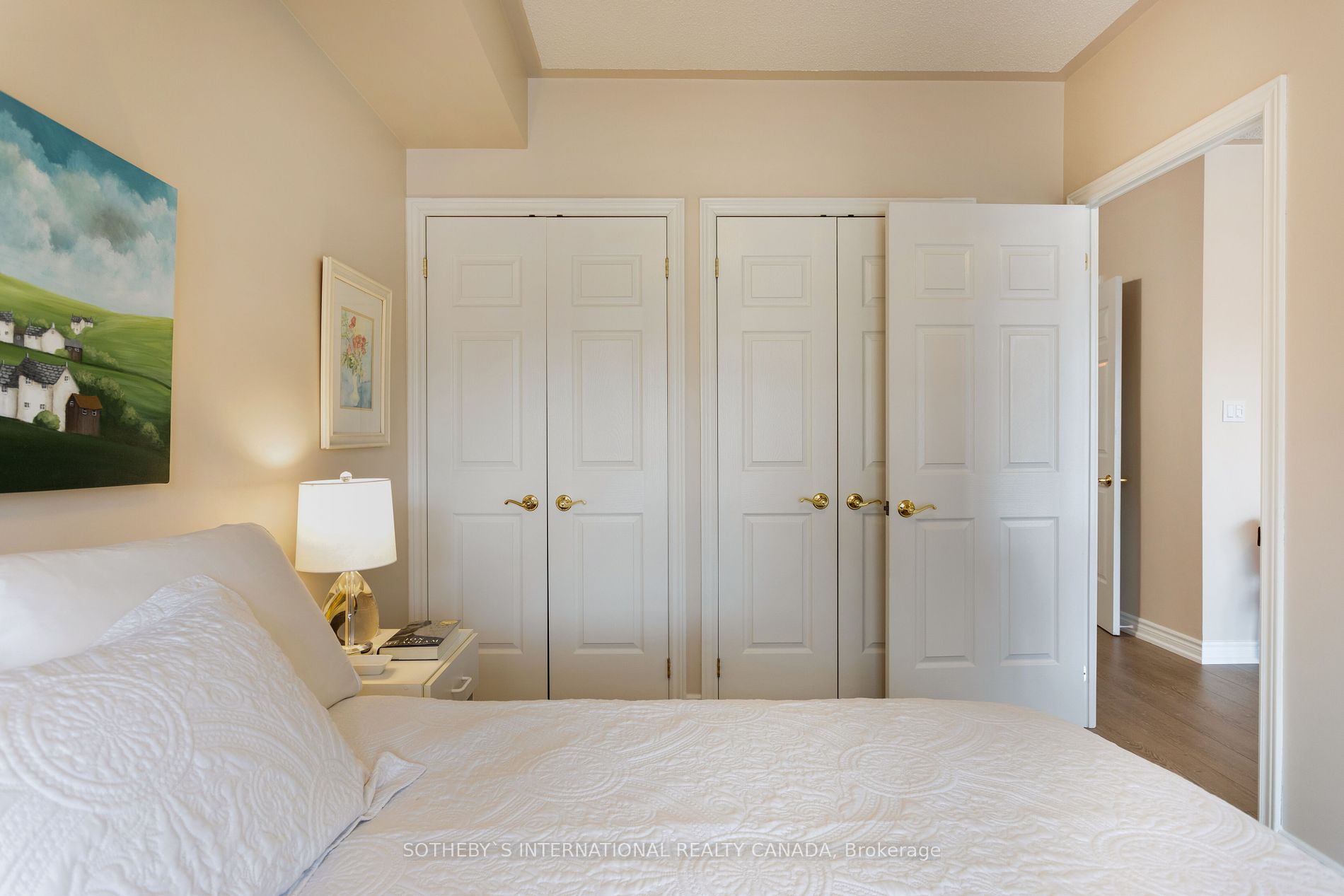 3085 Bloor St W Unit: 207