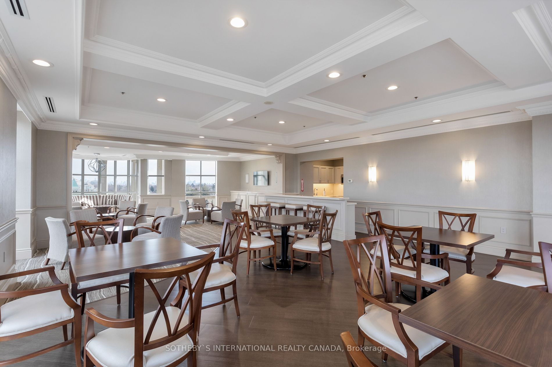 3085 Bloor St W Unit: 207