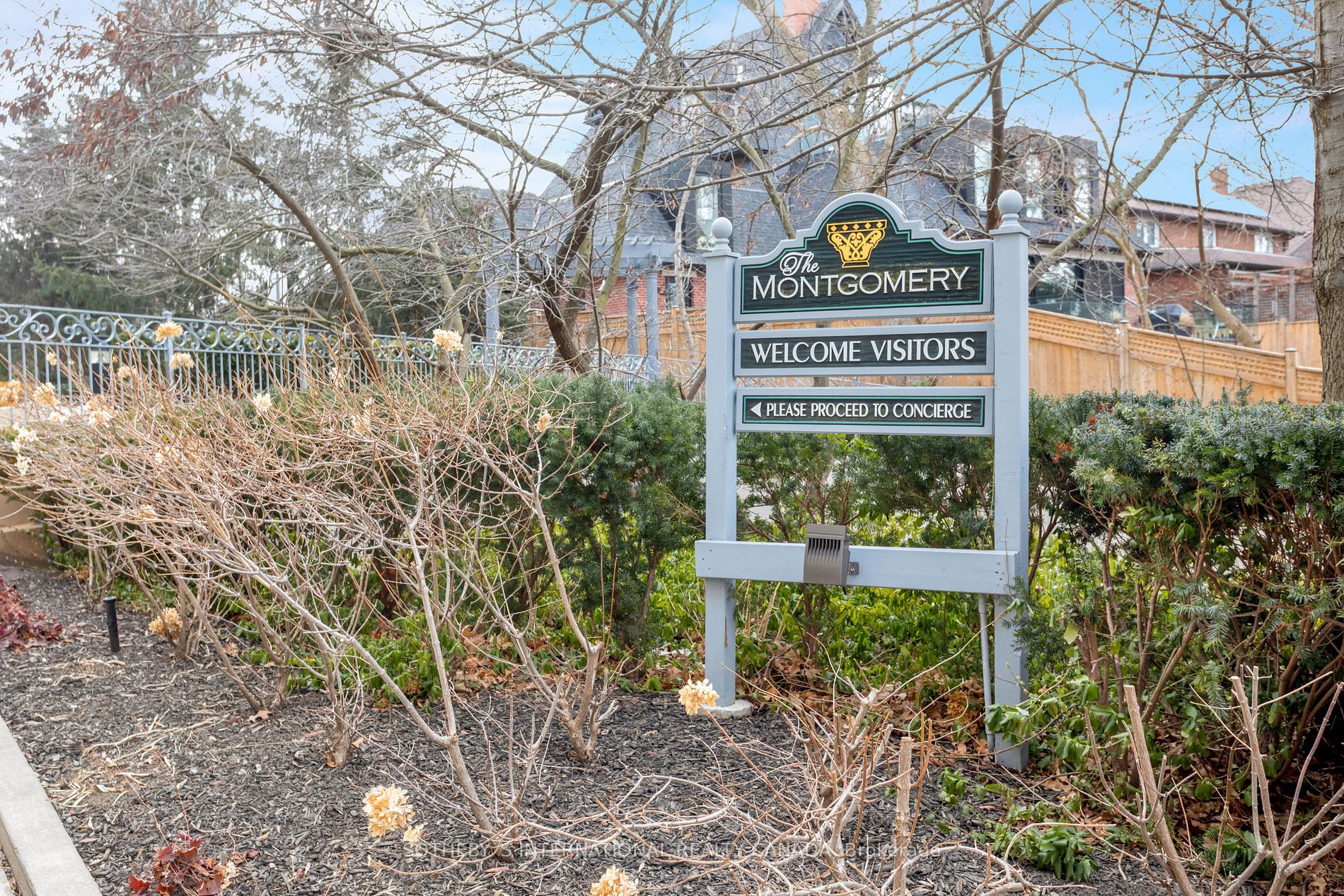 3085 Bloor St W Unit: 207