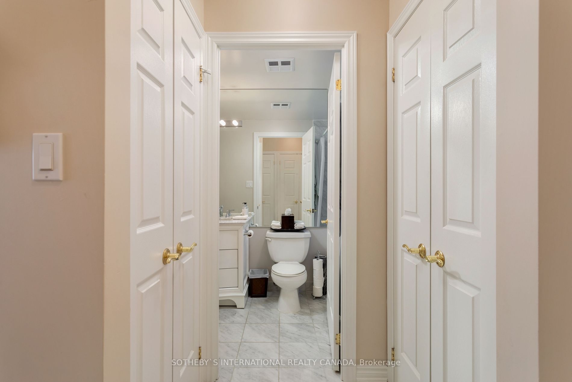 3085 Bloor St W Unit: 207